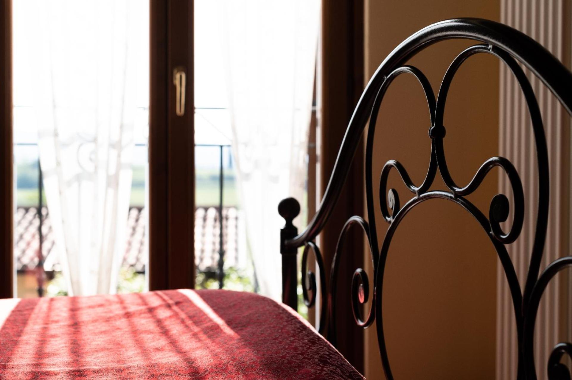 Double Room - Photo 10