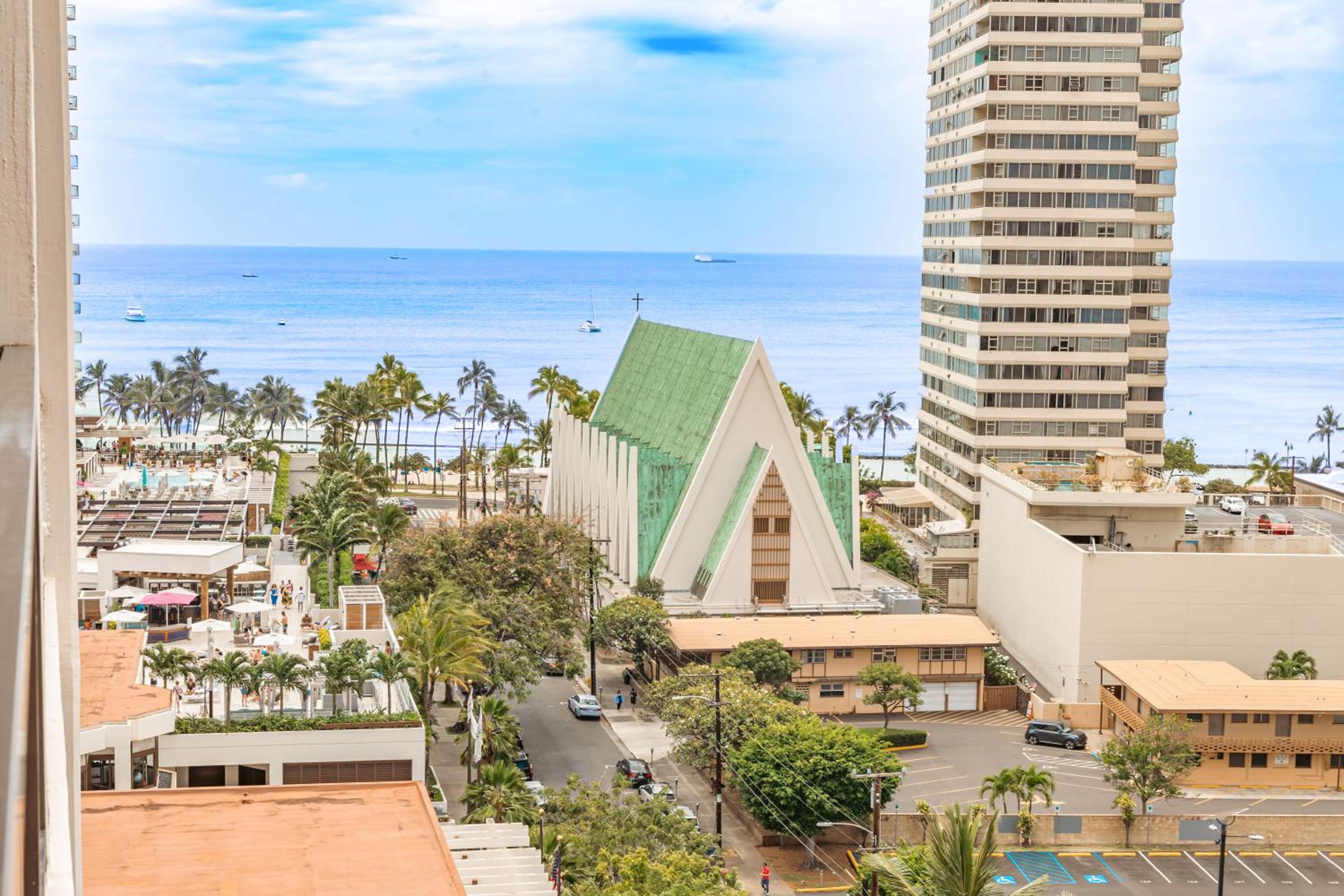 Waikiki Banyan condo with ocean & skyline views: One-Bedroom Apartment photo