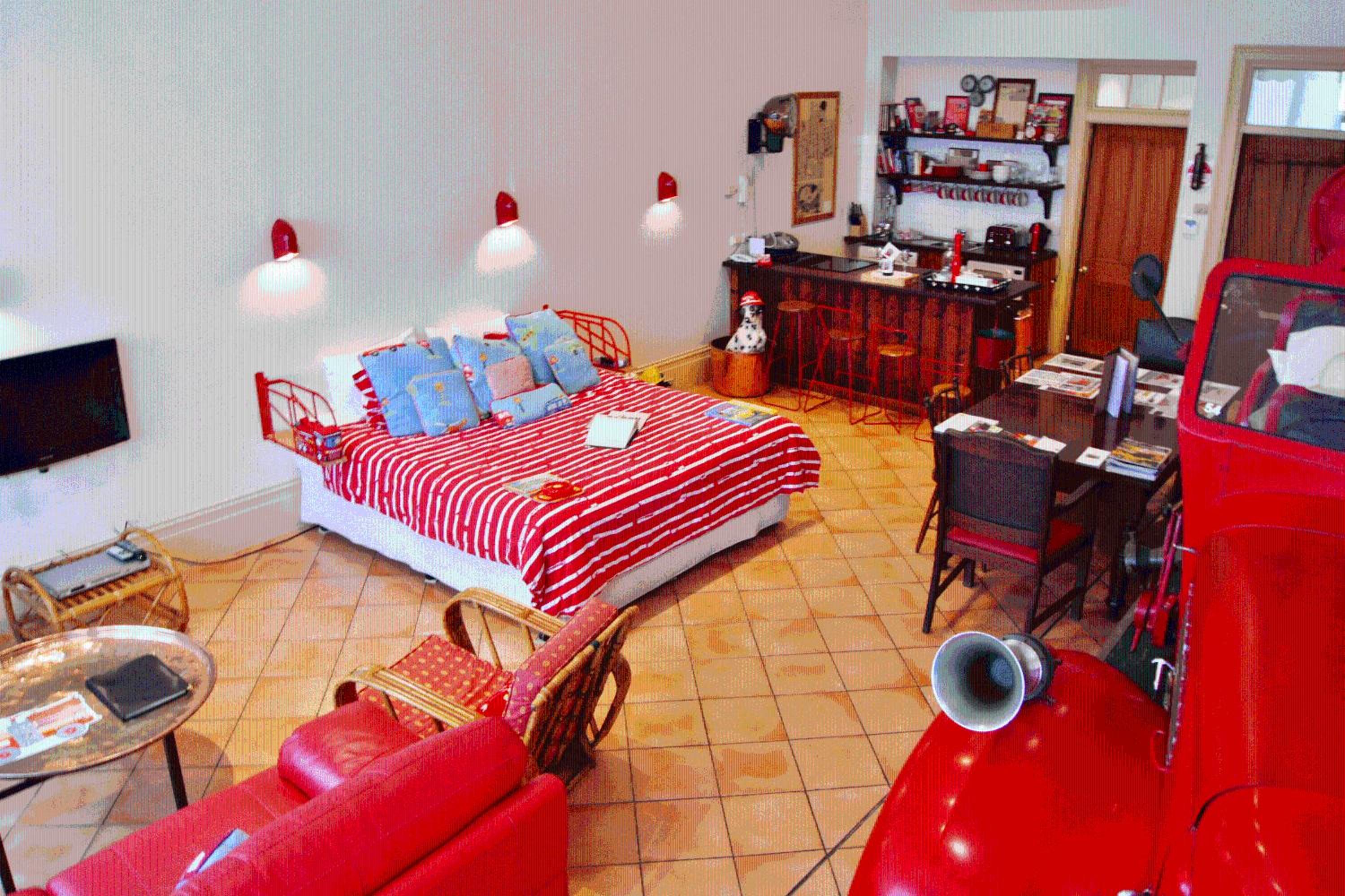 Fire Engine Spa Suite - Photo 30