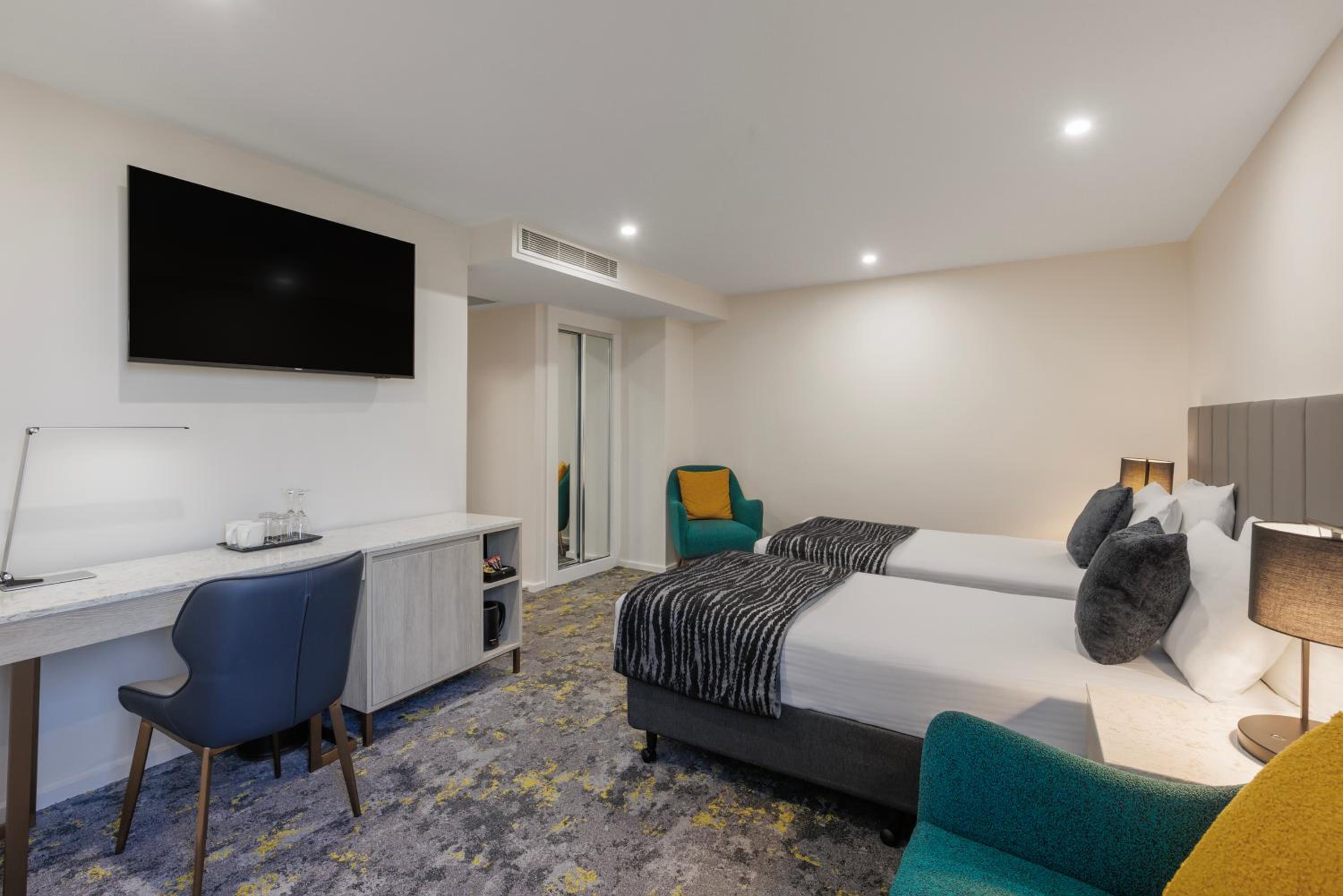 Superior King or Twin Room - Photo 2