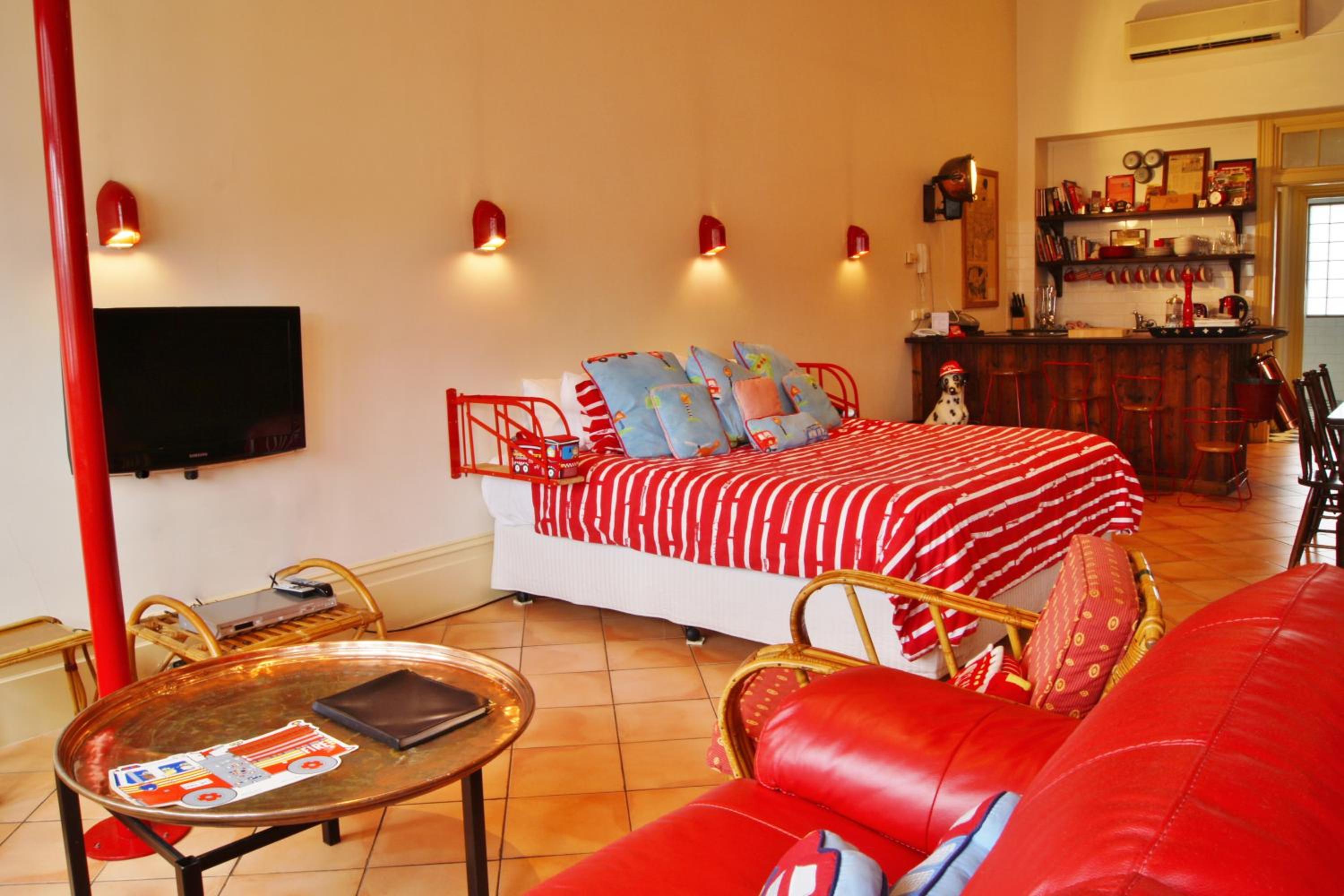 Fire Engine Spa Suite - Photo 29