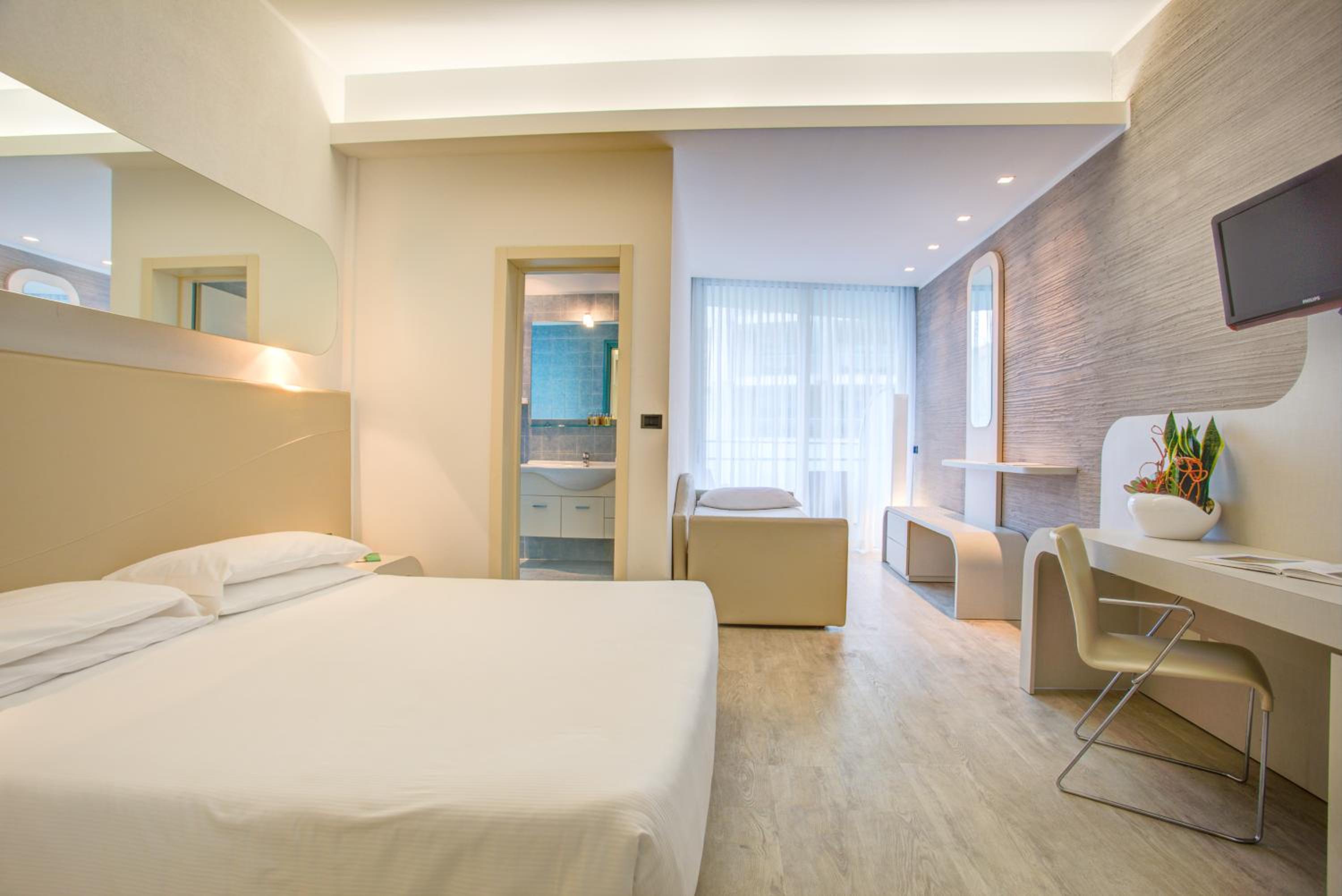 Superior Triple Room - Photo 4