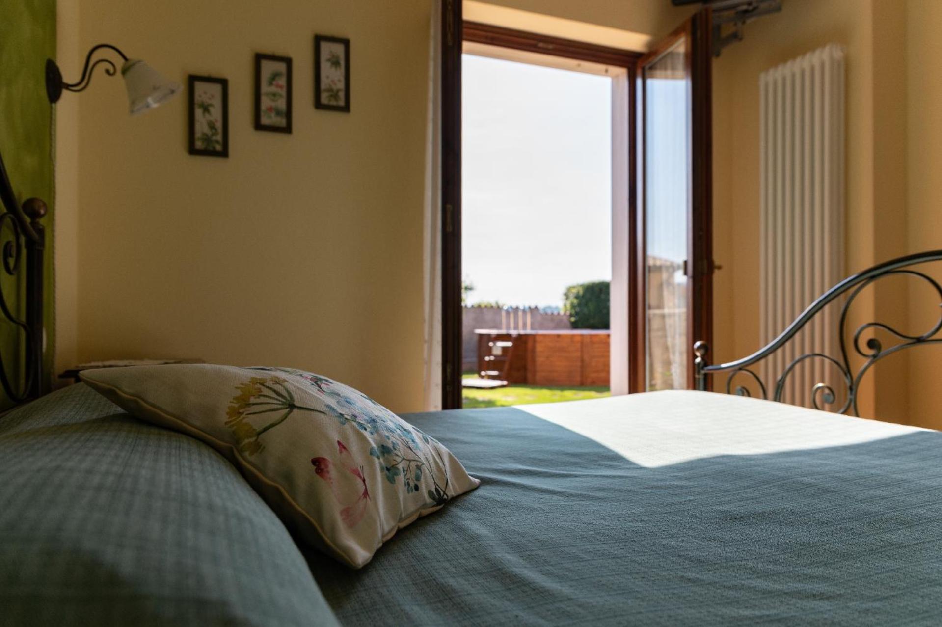 Double Room - Photo 11