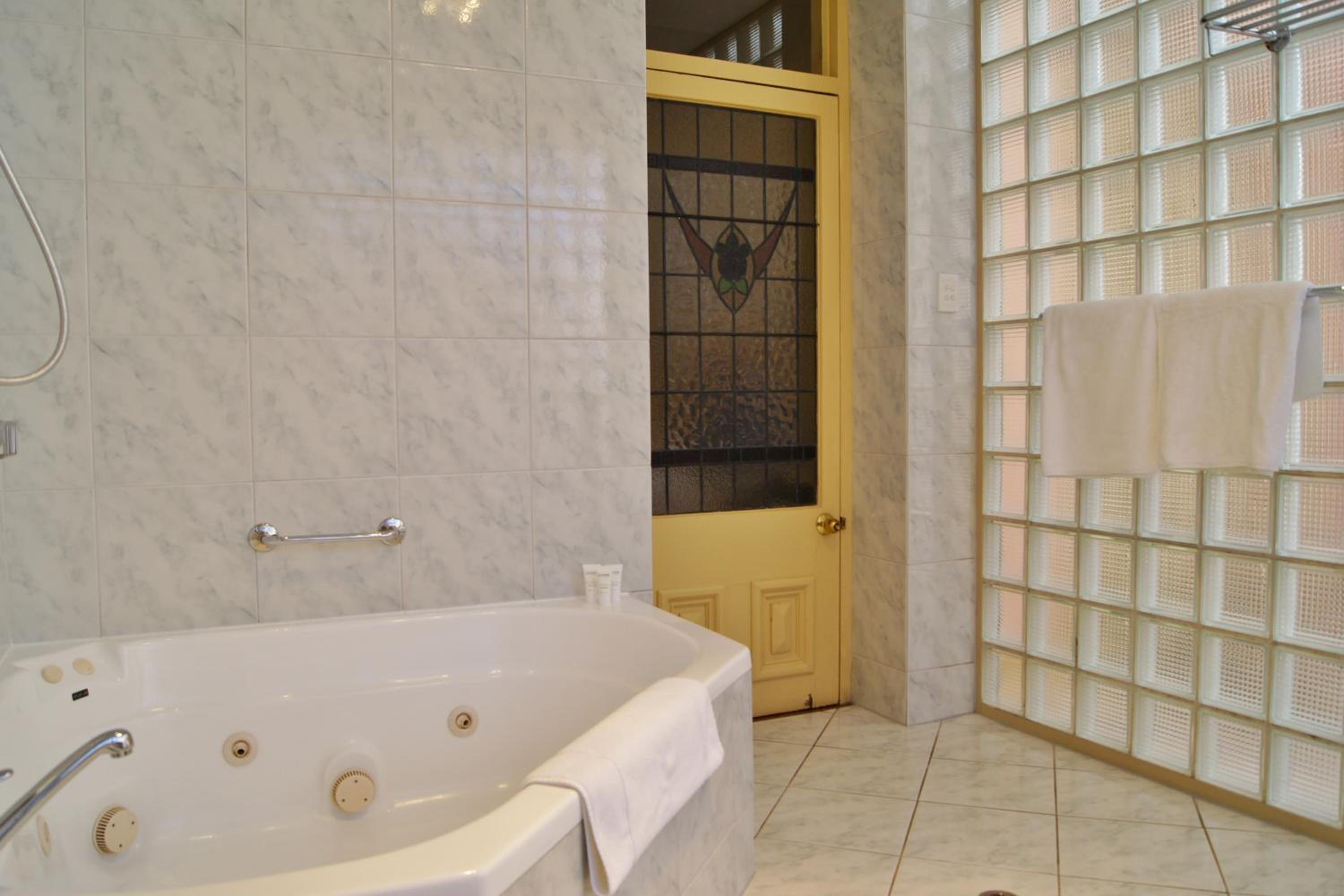 The Loggia Spa Suite - Photo 5
