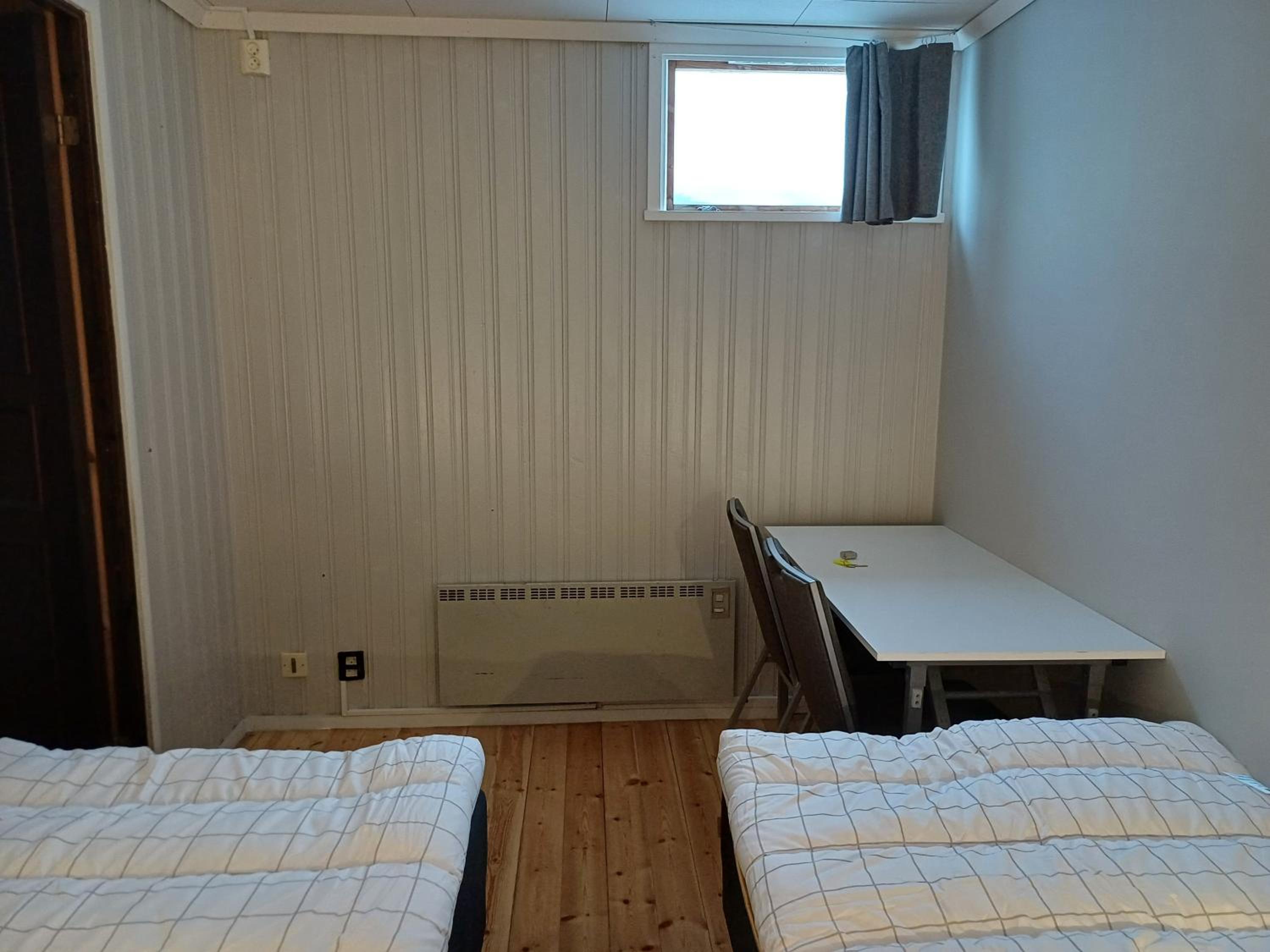Twin Room With Shared Bathroom photo 3
