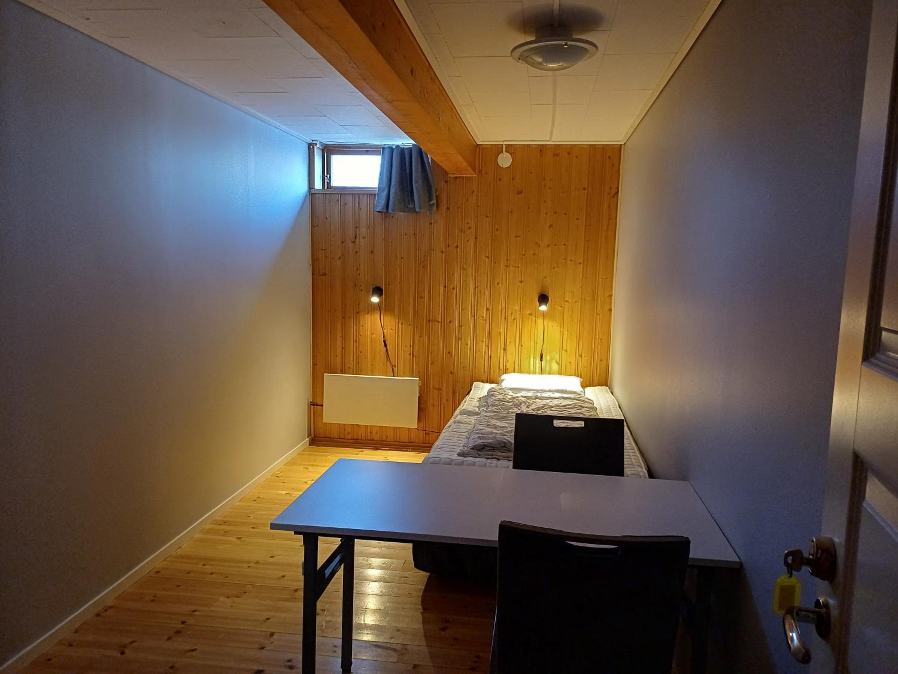 Twin Room With Shared Bathroom photo 2