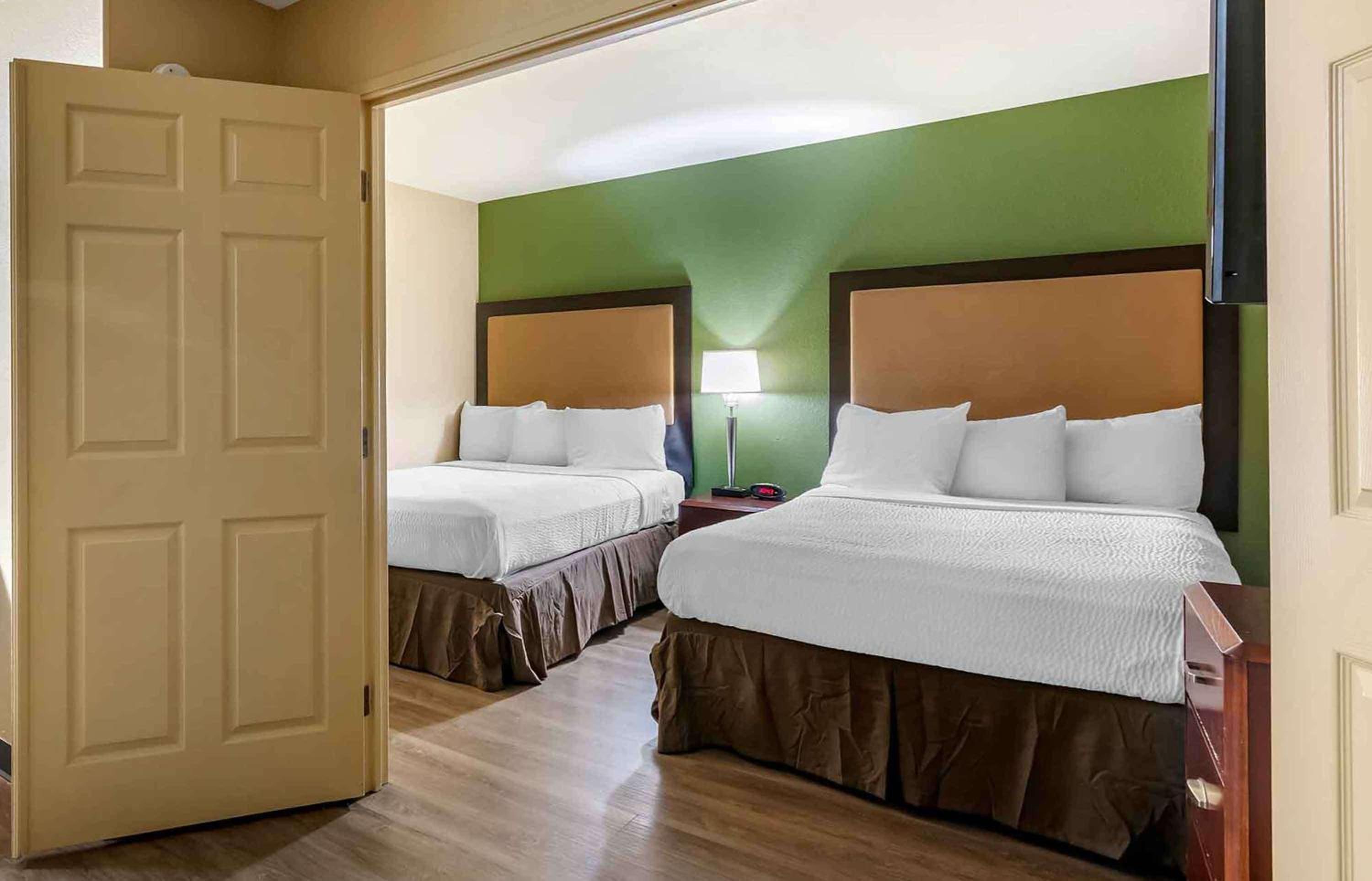 One-Bedroom Suite with Two Double Beds - Non-Smoking