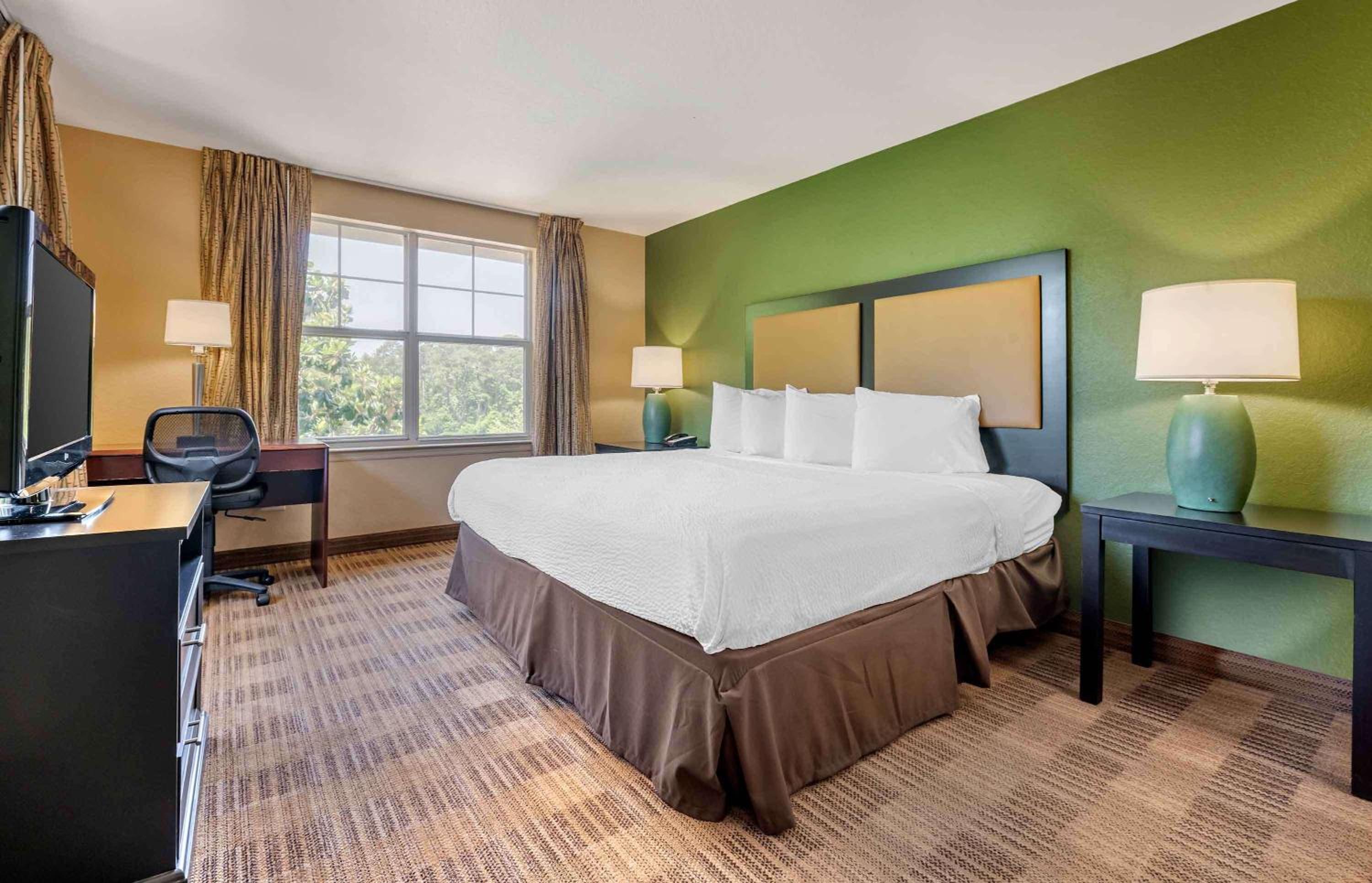 One Bedroom Suite - Non-Smoking - Photo 1