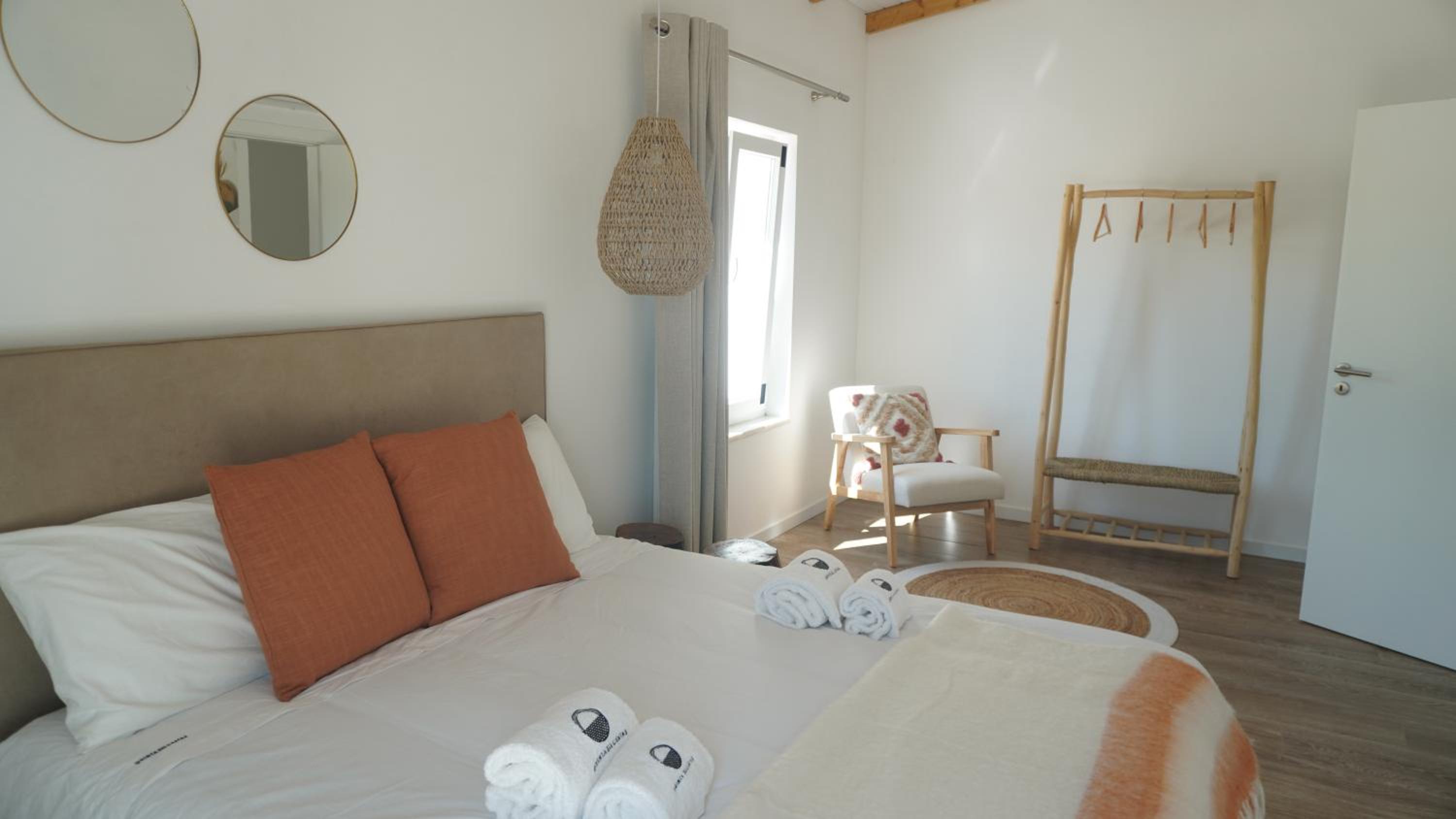 Three-Bedroom Apartment with Balcony photo 1