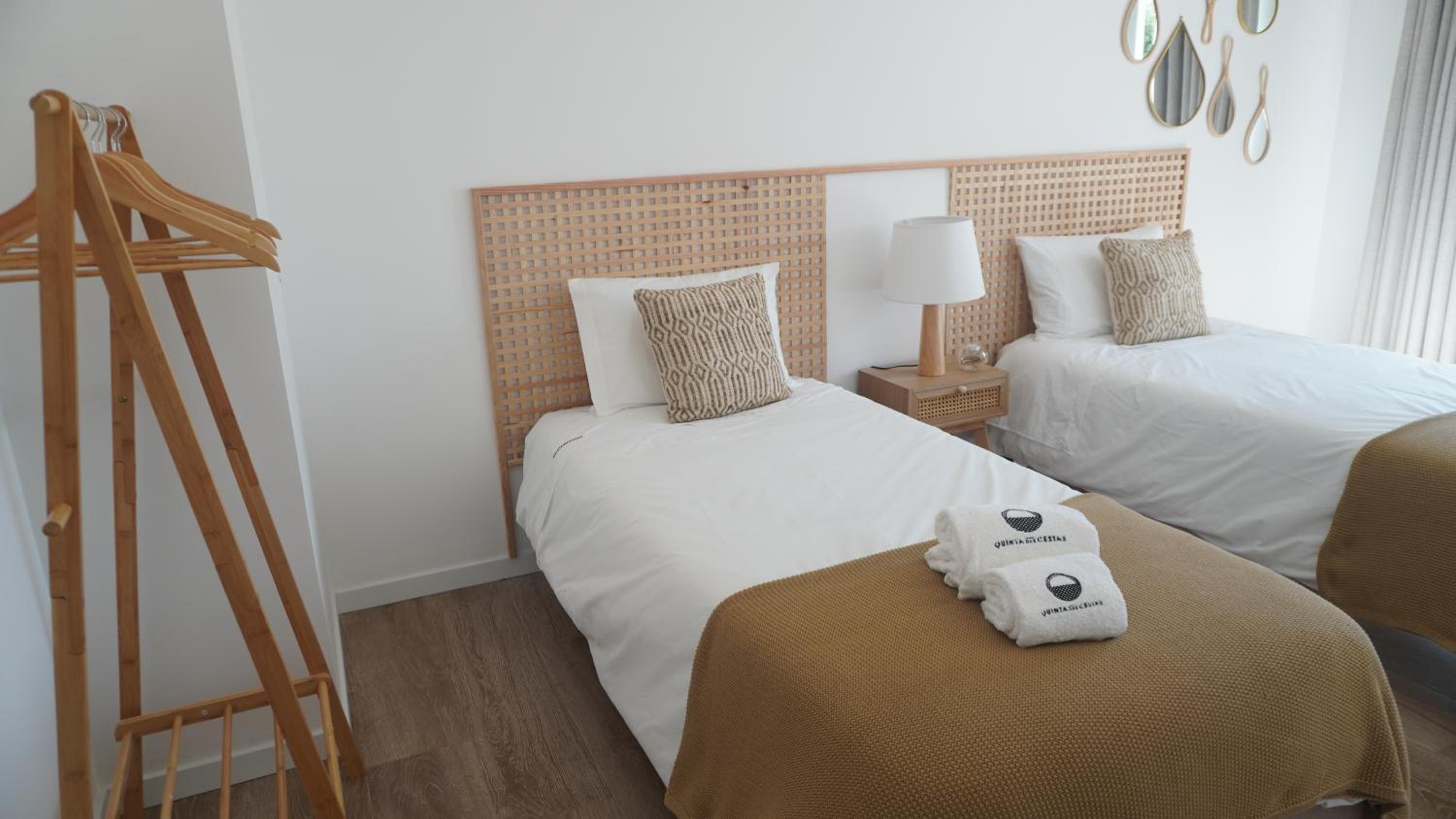 Three-Bedroom Apartment with Balcony photo 2