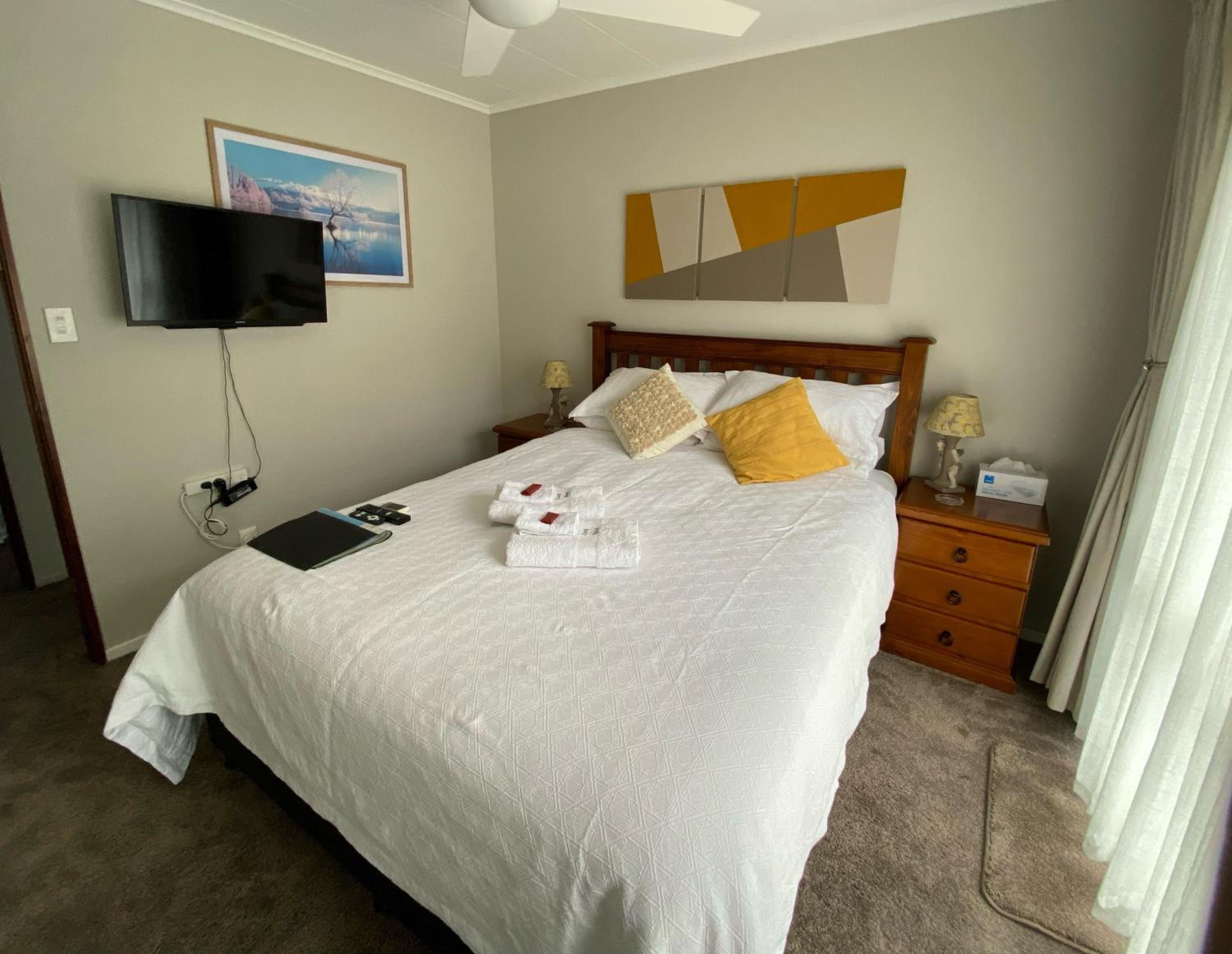 Queen Room photo 1