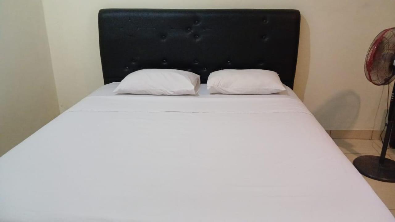 Deluxe Queen Suite photo 1