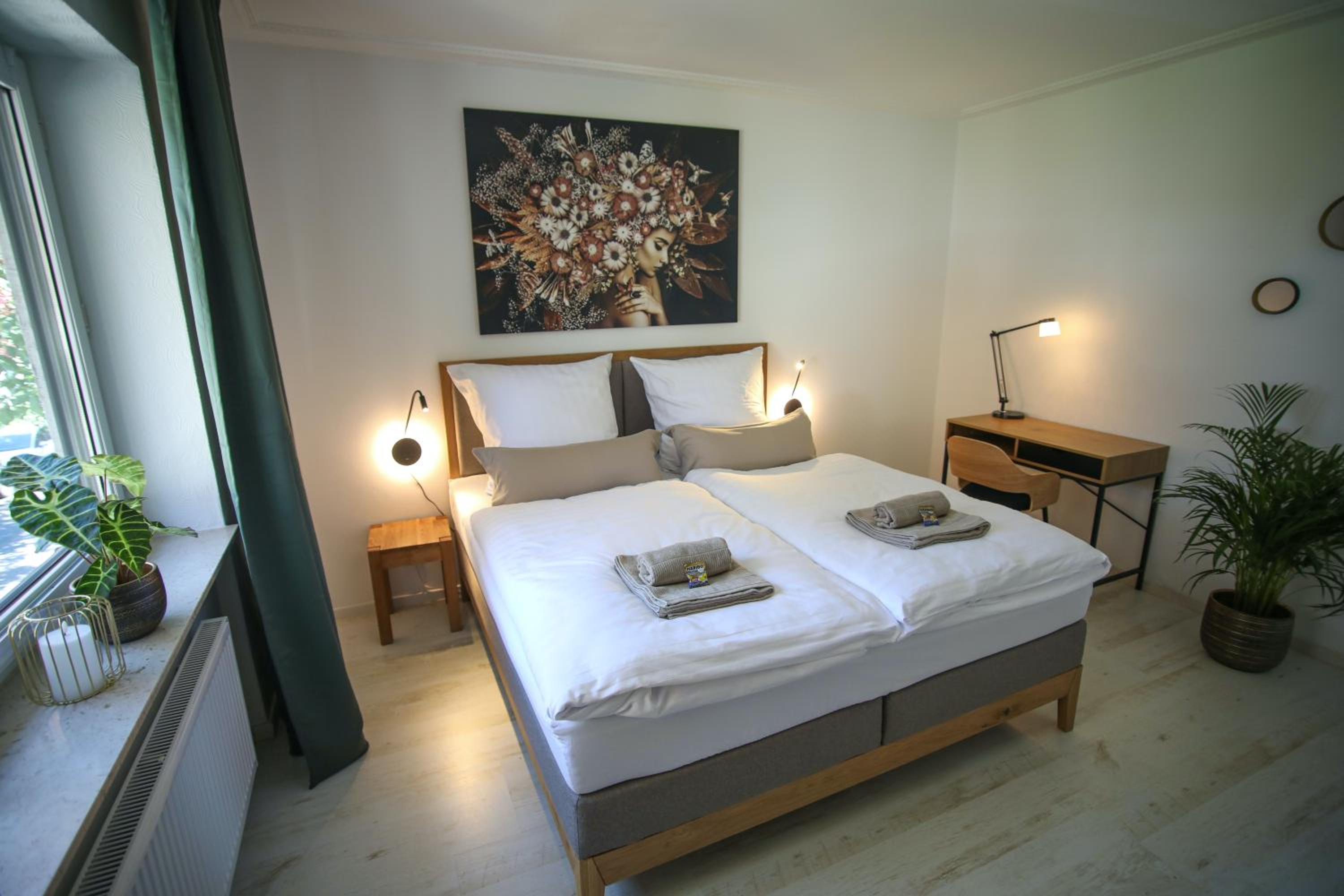 One-Bedroom Apartment photo 1