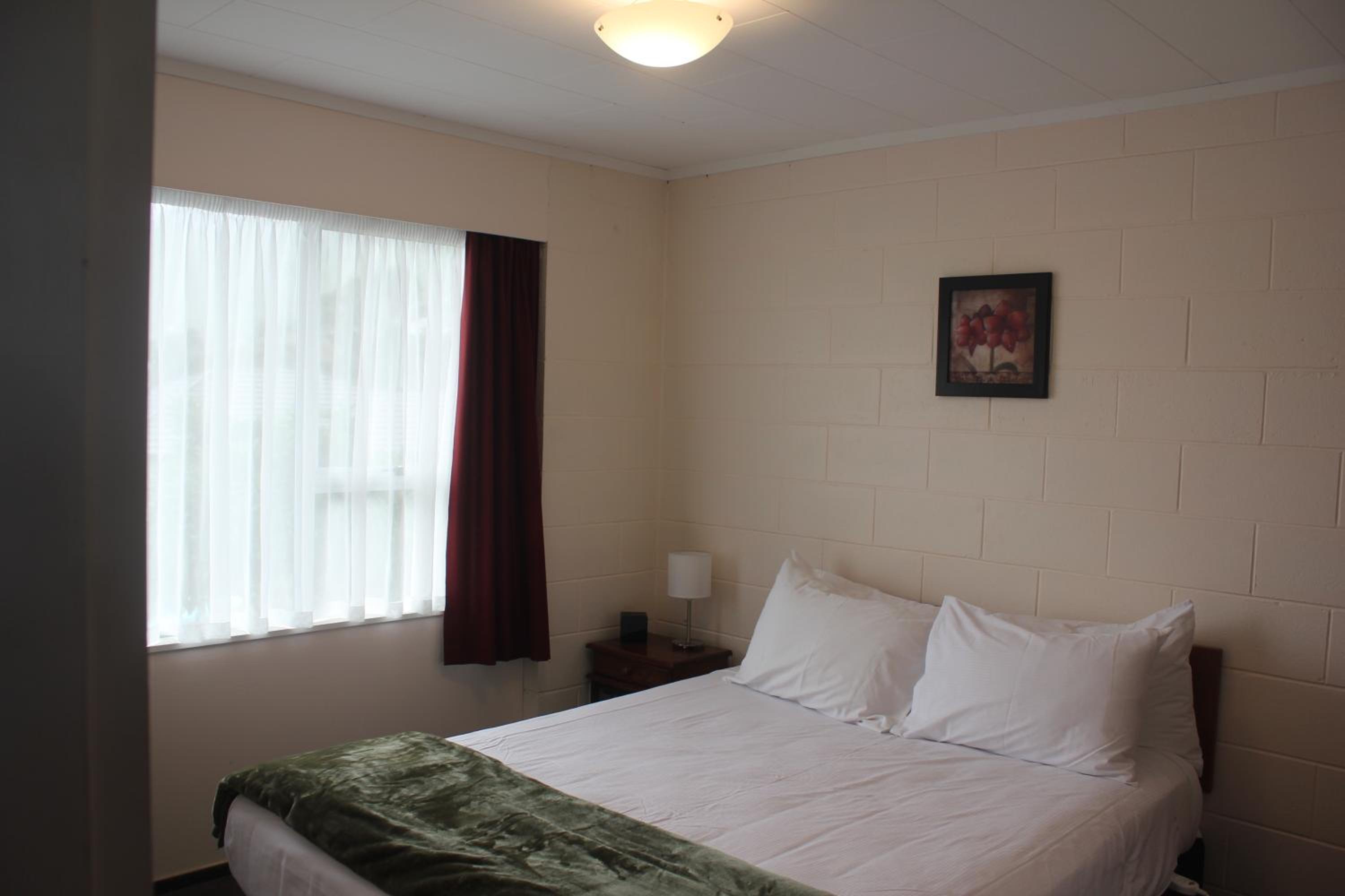 Two-Bedroom Apartment with Bath - Photo 4