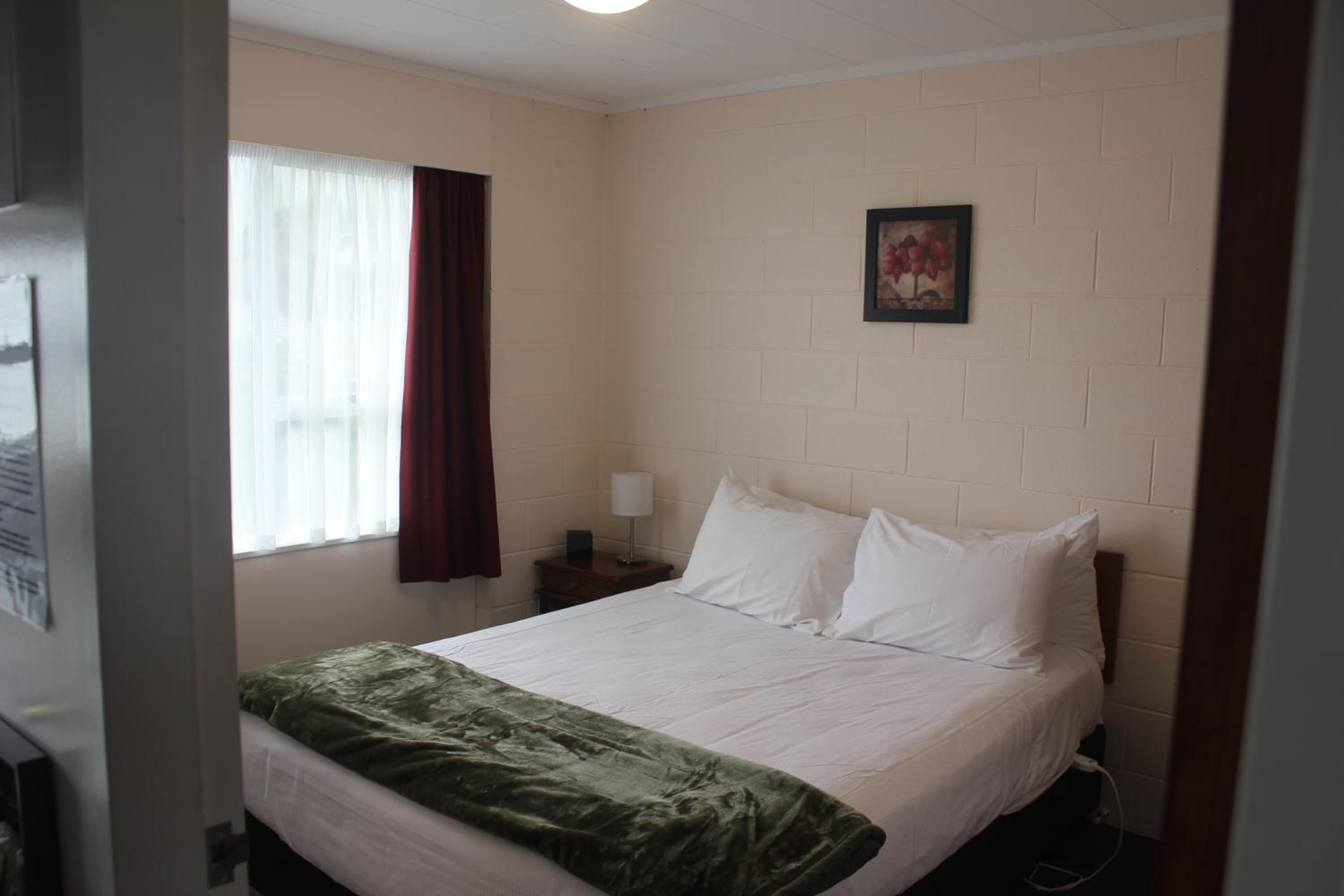 Two-Bedroom Apartment with Bath - Photo 5