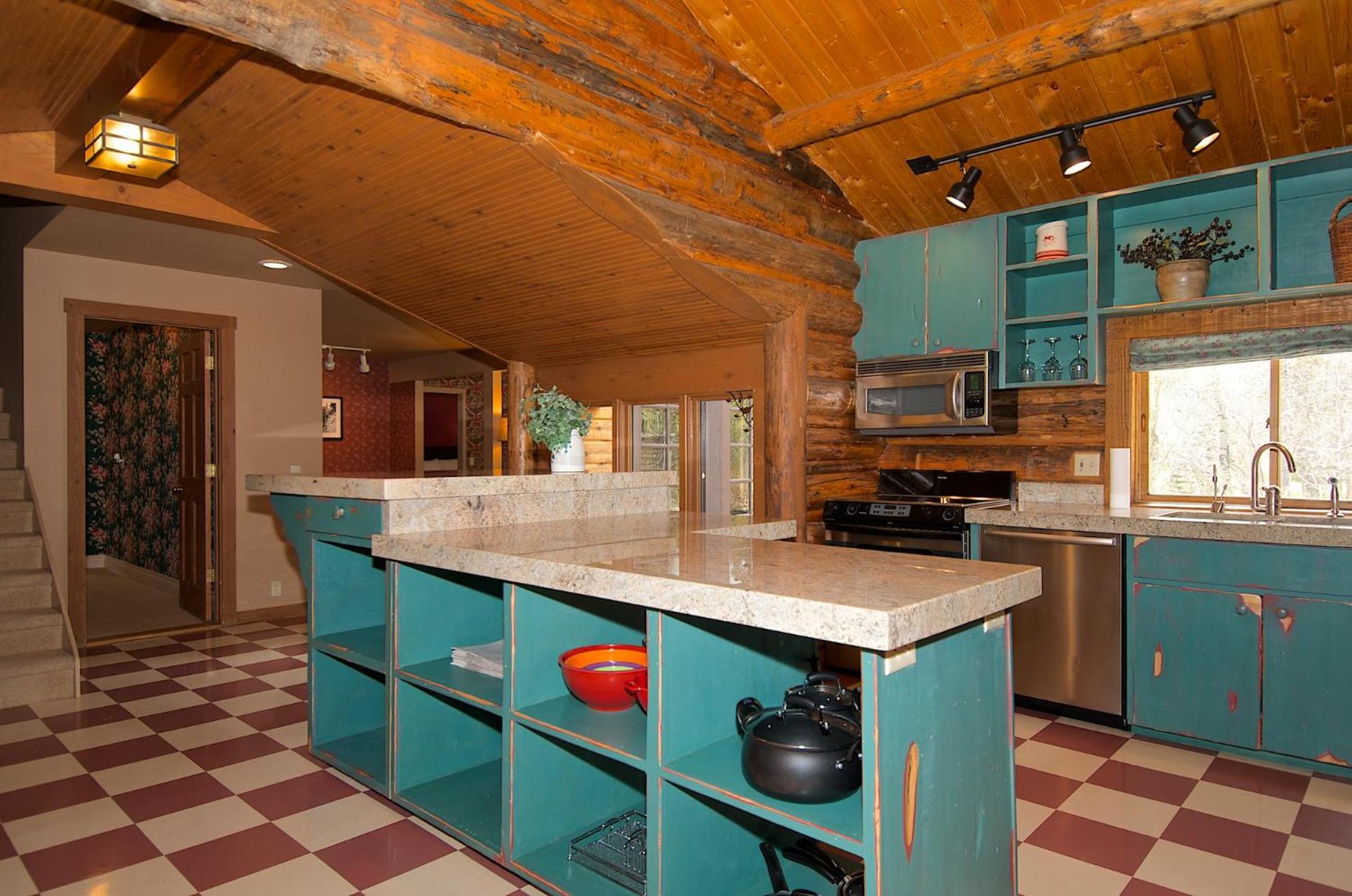 Four-Bedroom House photo 2