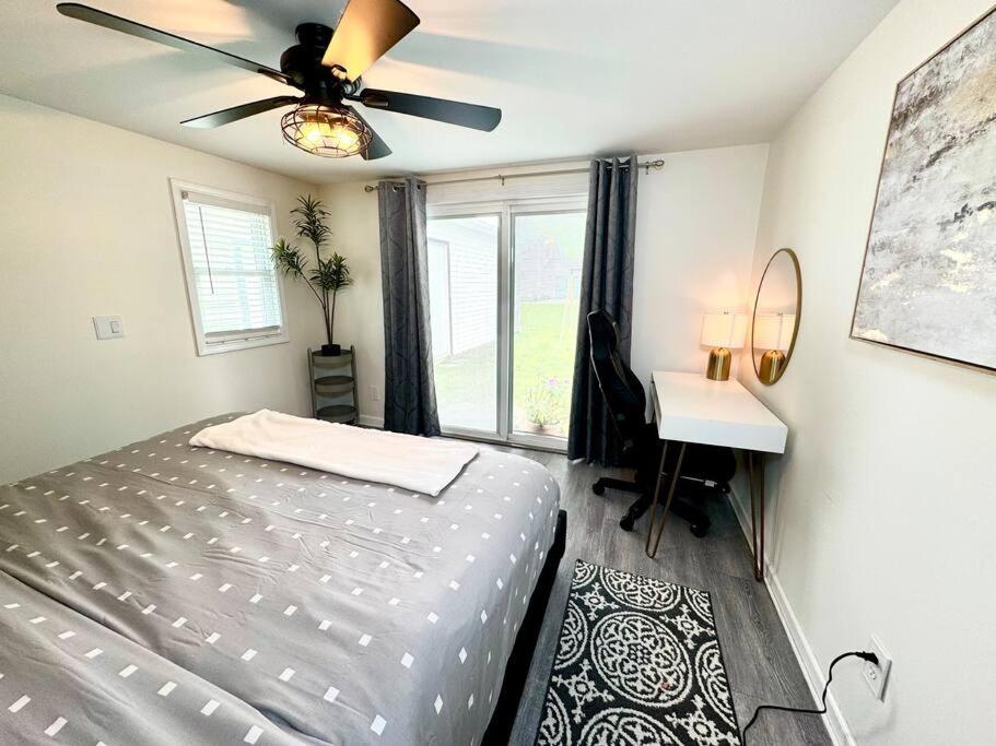 Three-Bedroom Apartment photo 1