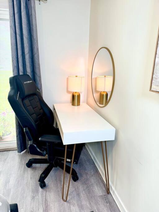 Three-Bedroom Apartment photo 2