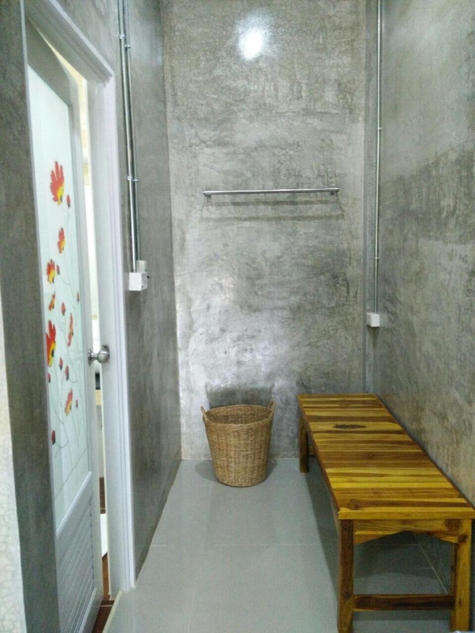 Queen Room photo 2