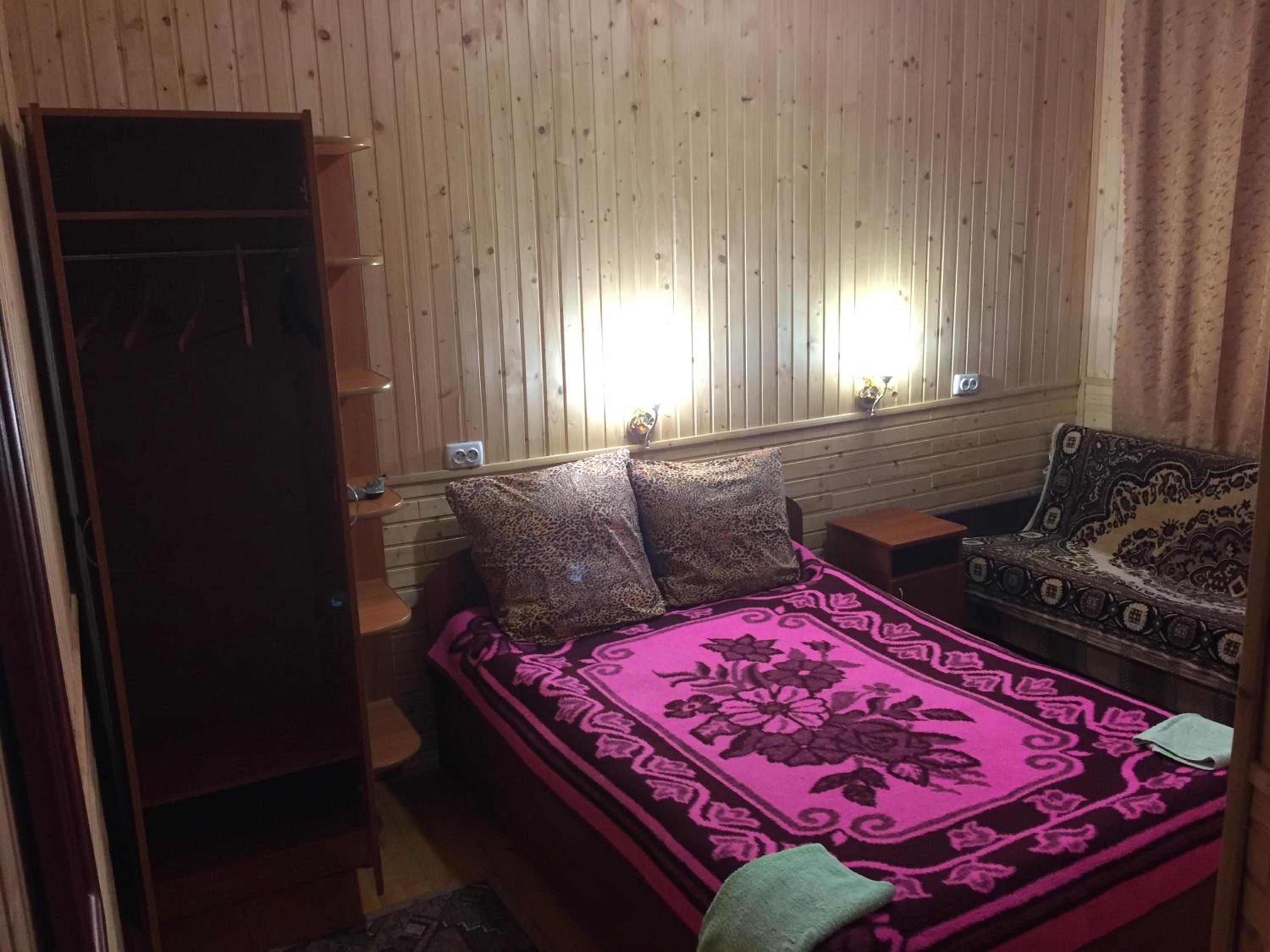 Deluxe Double Room (2 Adults + 1 Child) photo 3