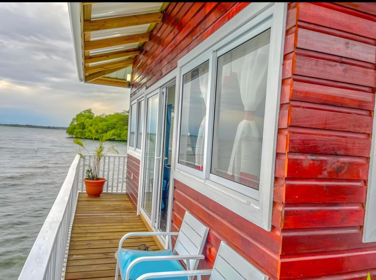 Bungalow - Water Front  photo 3