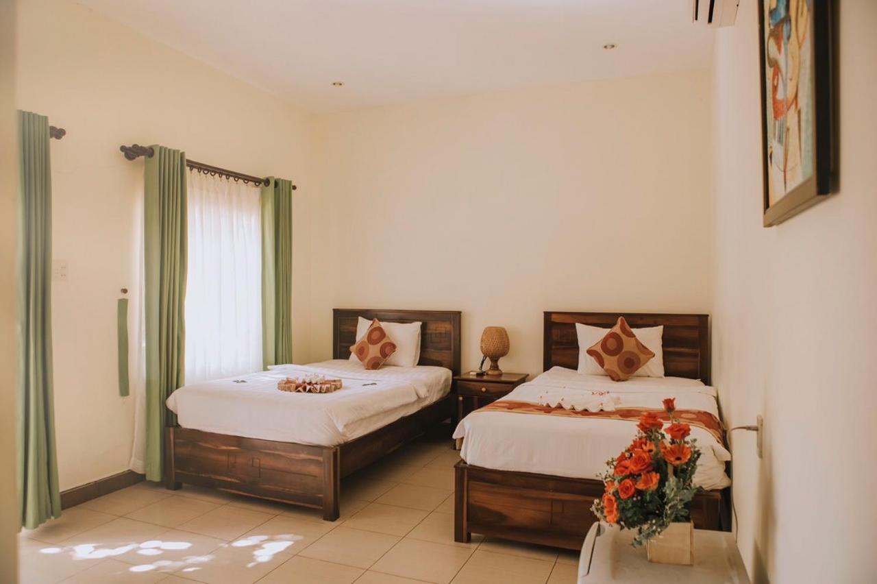 Standard Twin Room with Pool View photo 2