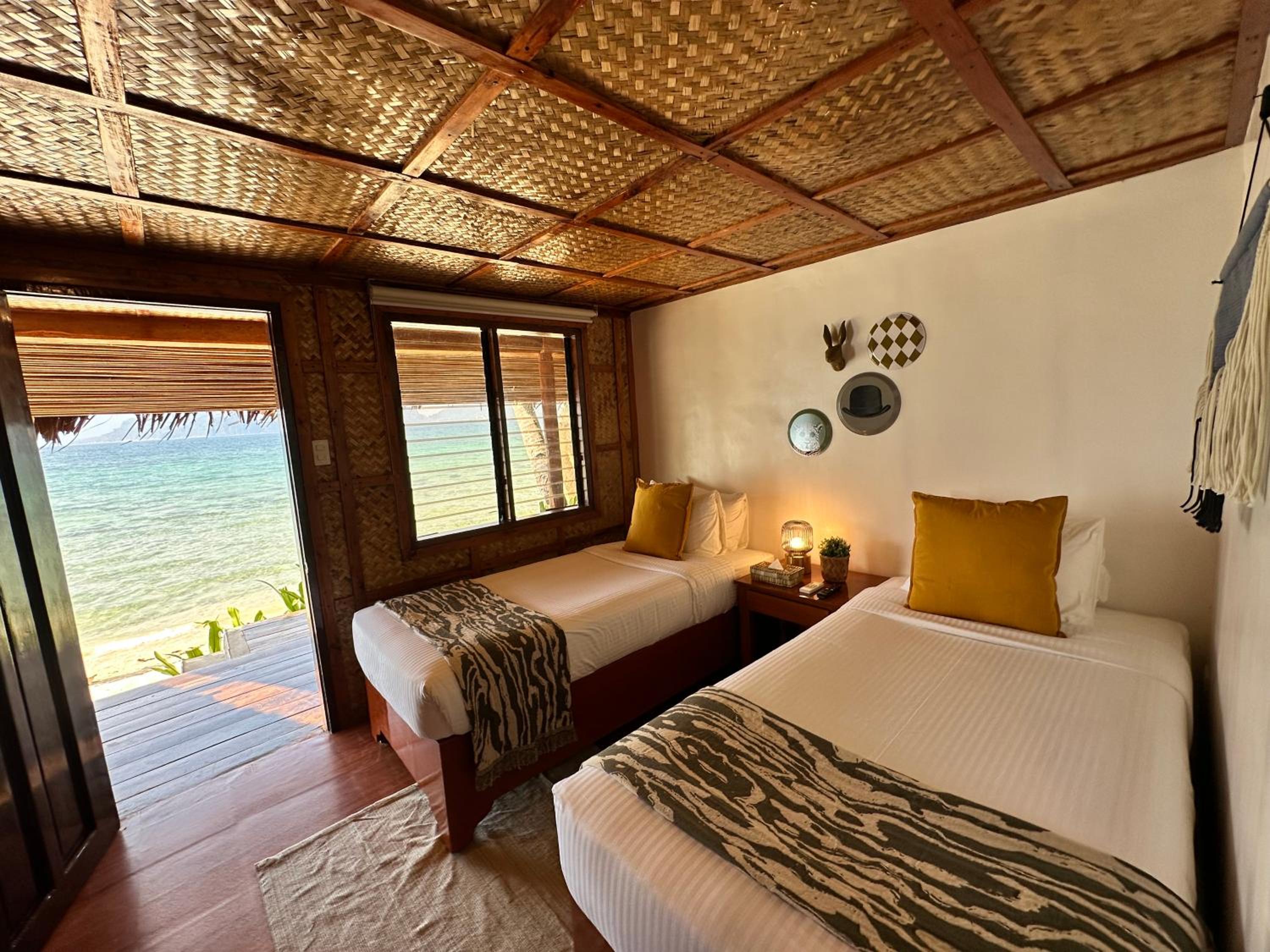 Beachfront Twin Room - Photo 8