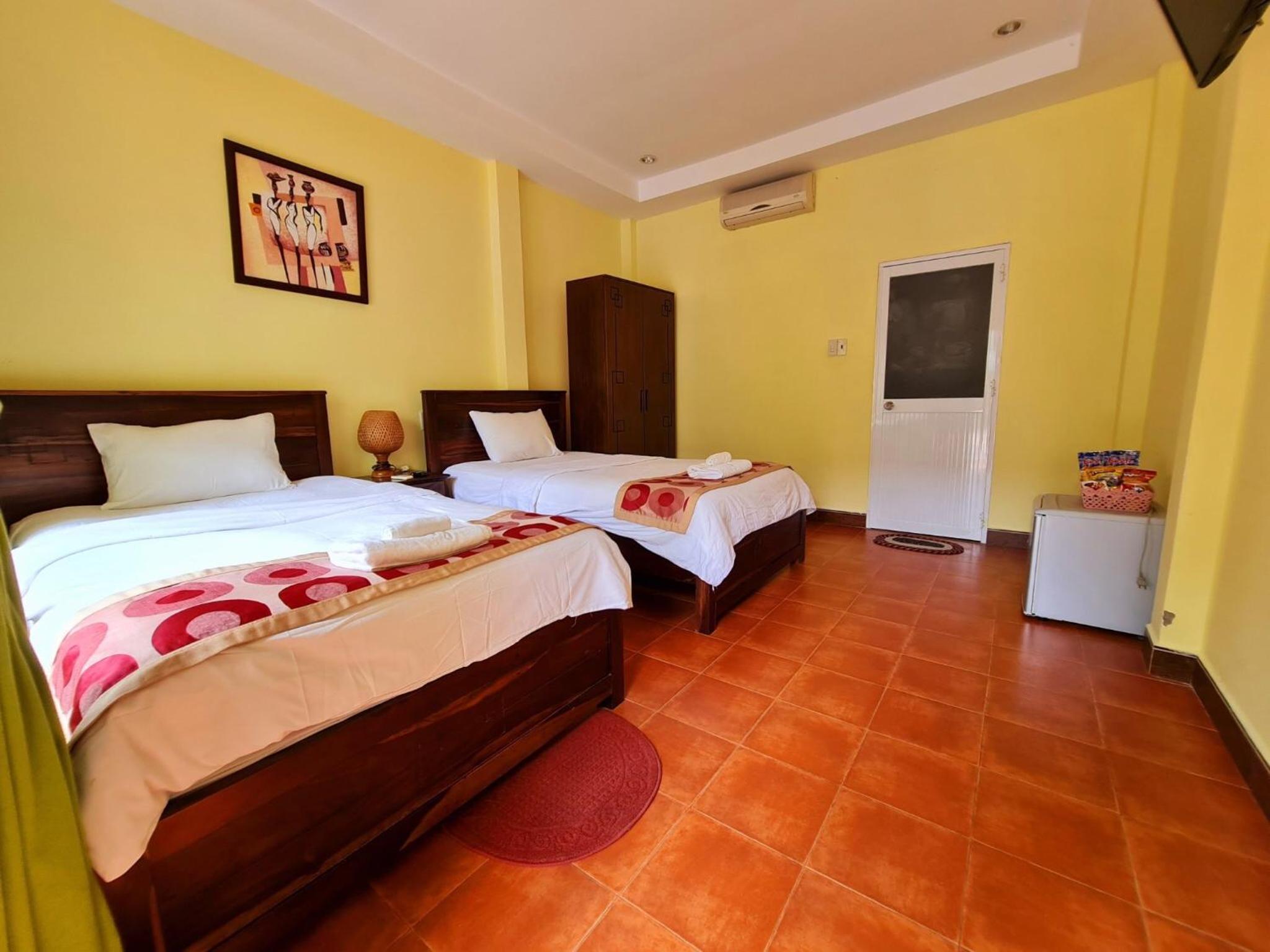 Standard Twin Room with Pool View photo 1