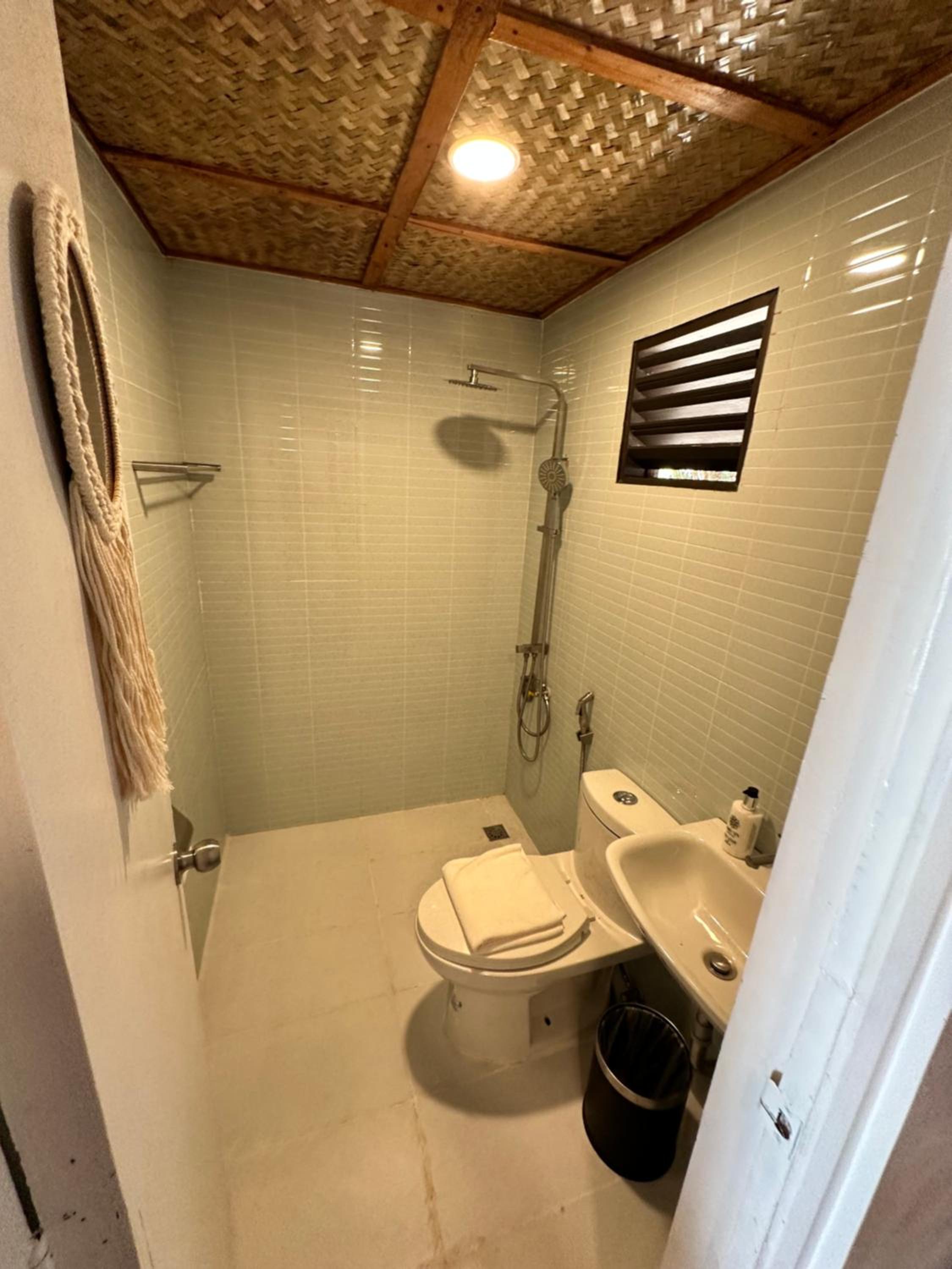 Beachfront Twin Room - Photo 4