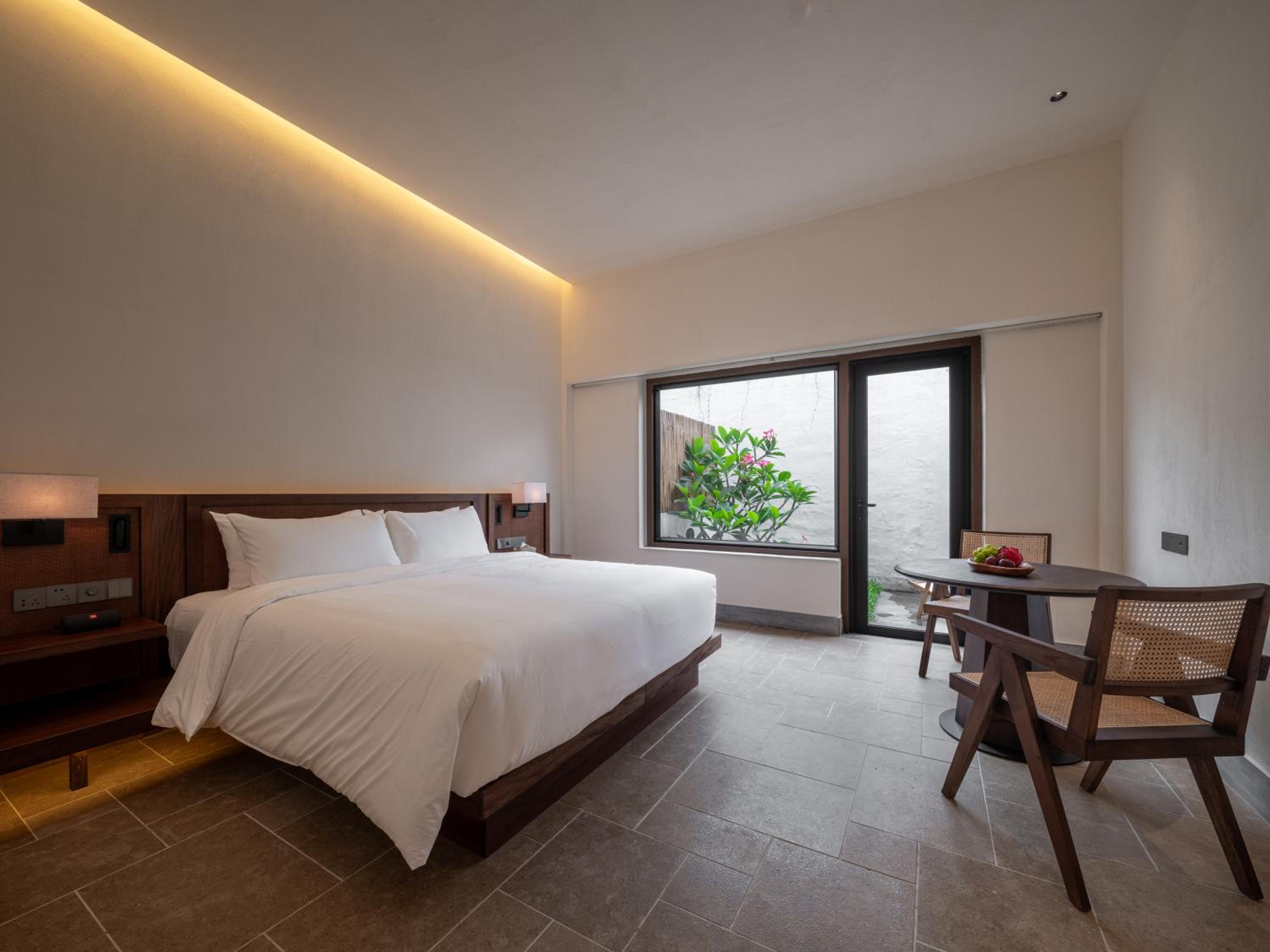 King Room with Garden View