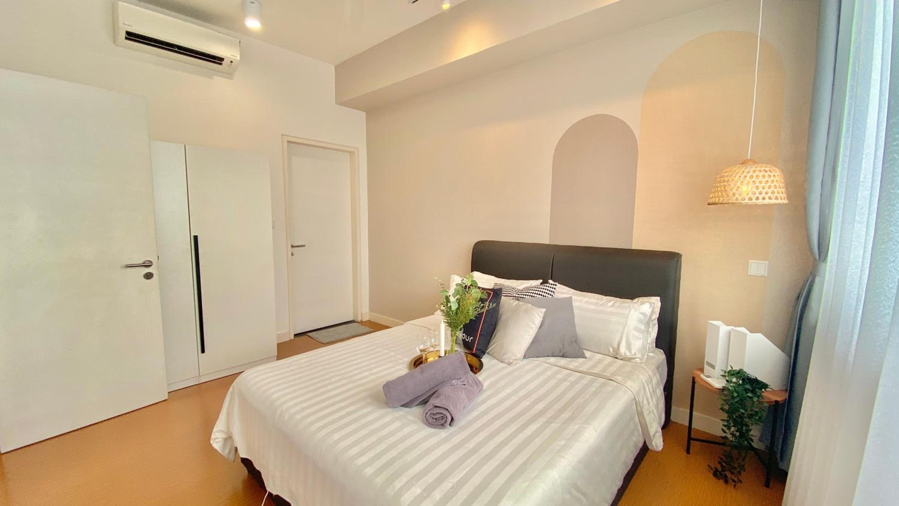 One-Bedroom Apartment - Photo 23