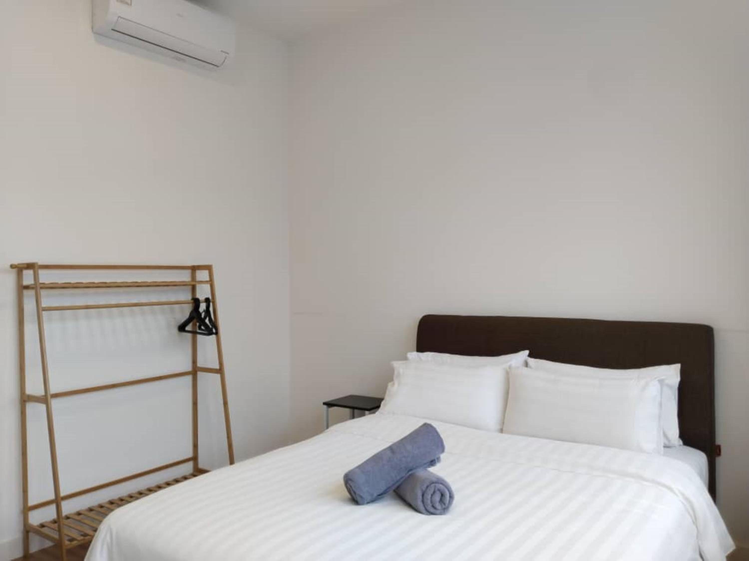 Two-Bedroom Deluxe Apartment - Photo 10