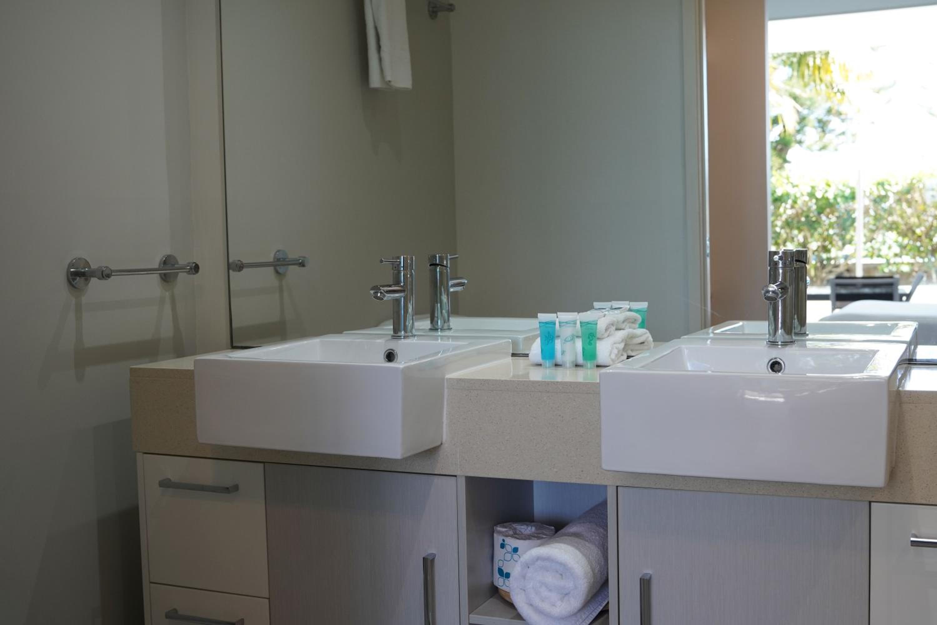 Two-Bedroom Apartment (Pool Access)