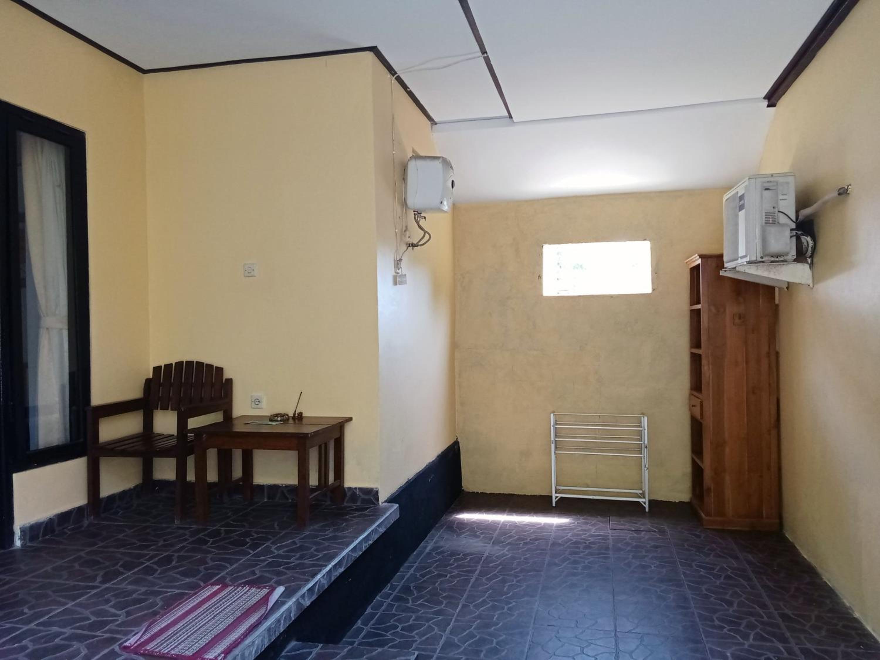 Family Room - Photo 1