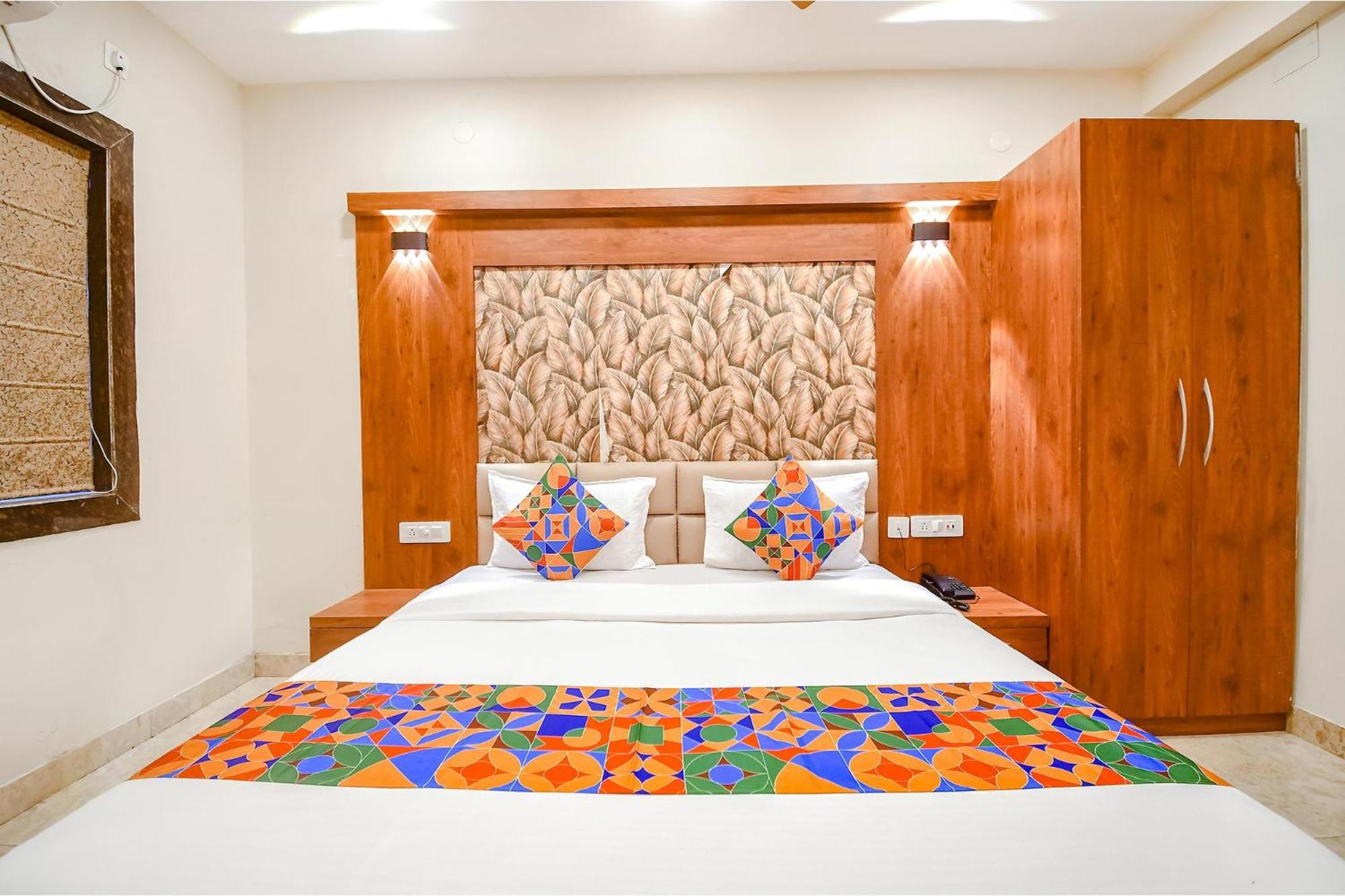 Deluxe Room - Photo 2