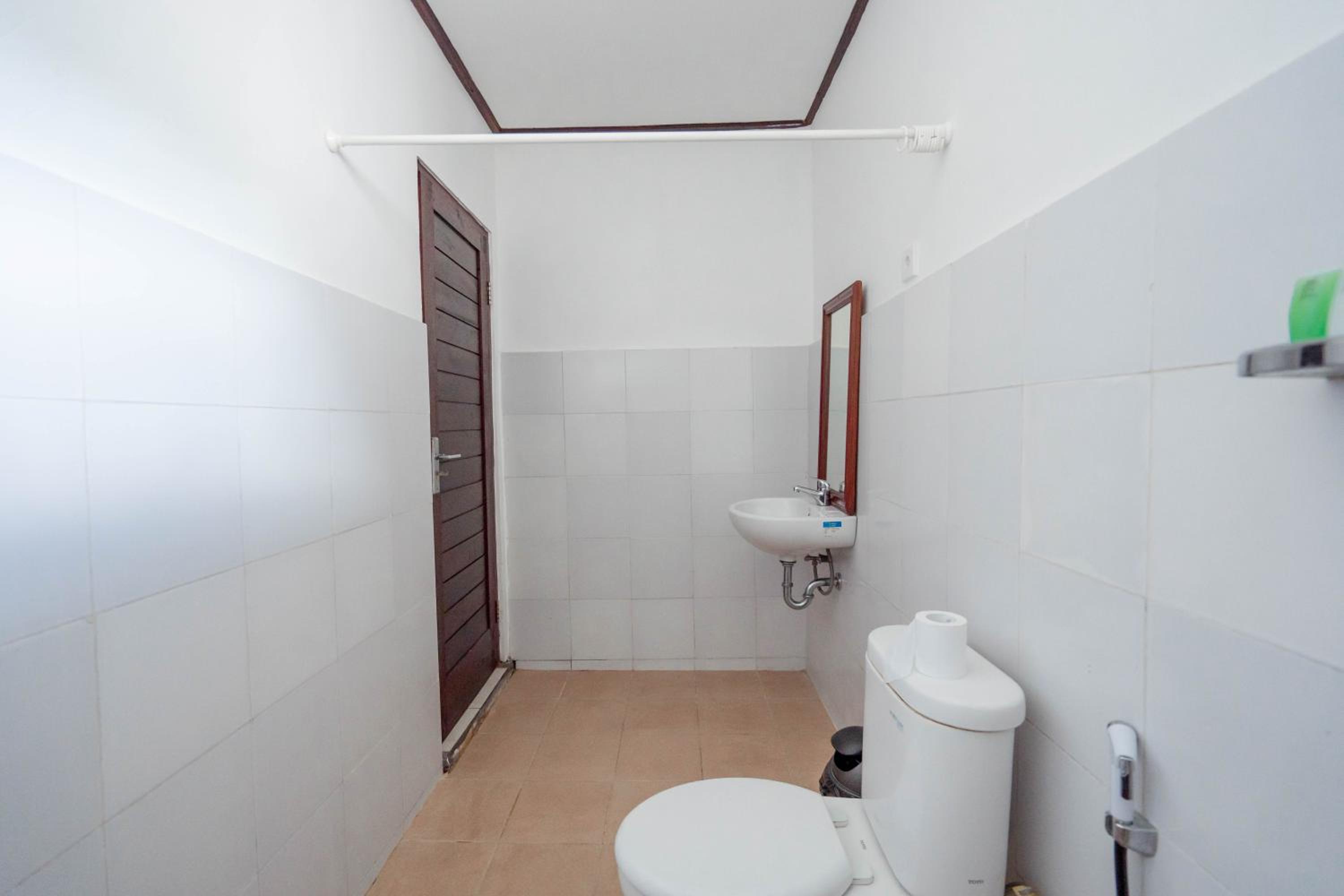 Standard Double Room - Photo 10