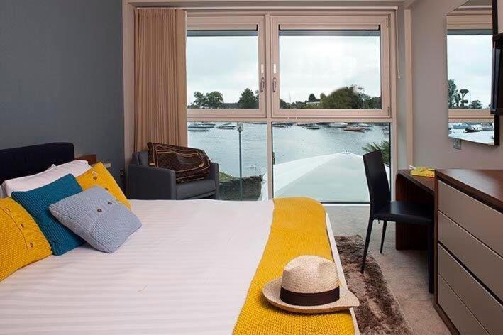 Luxury Double or Twin Room with River View photo 3