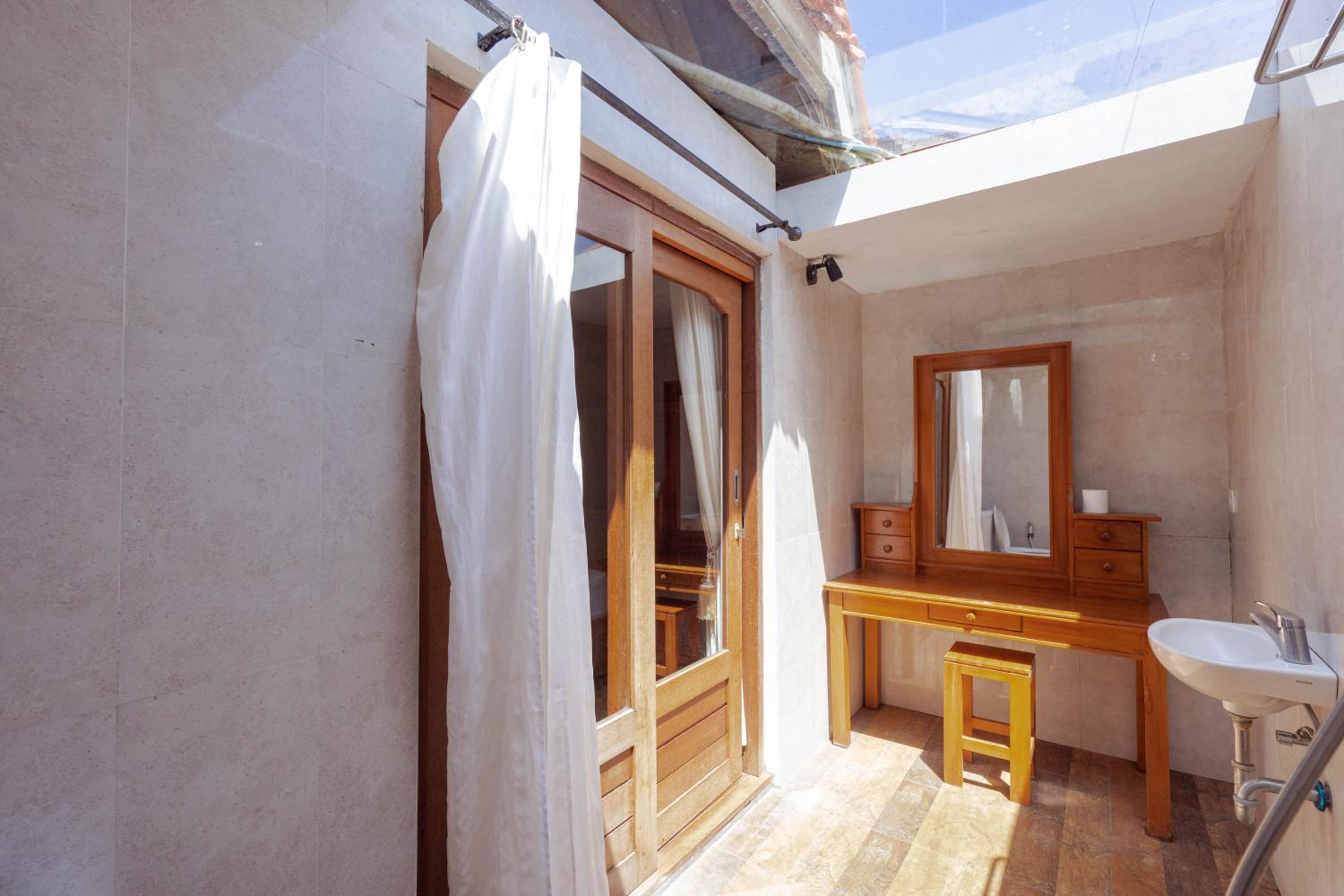 Deluxe Room - Photo 2