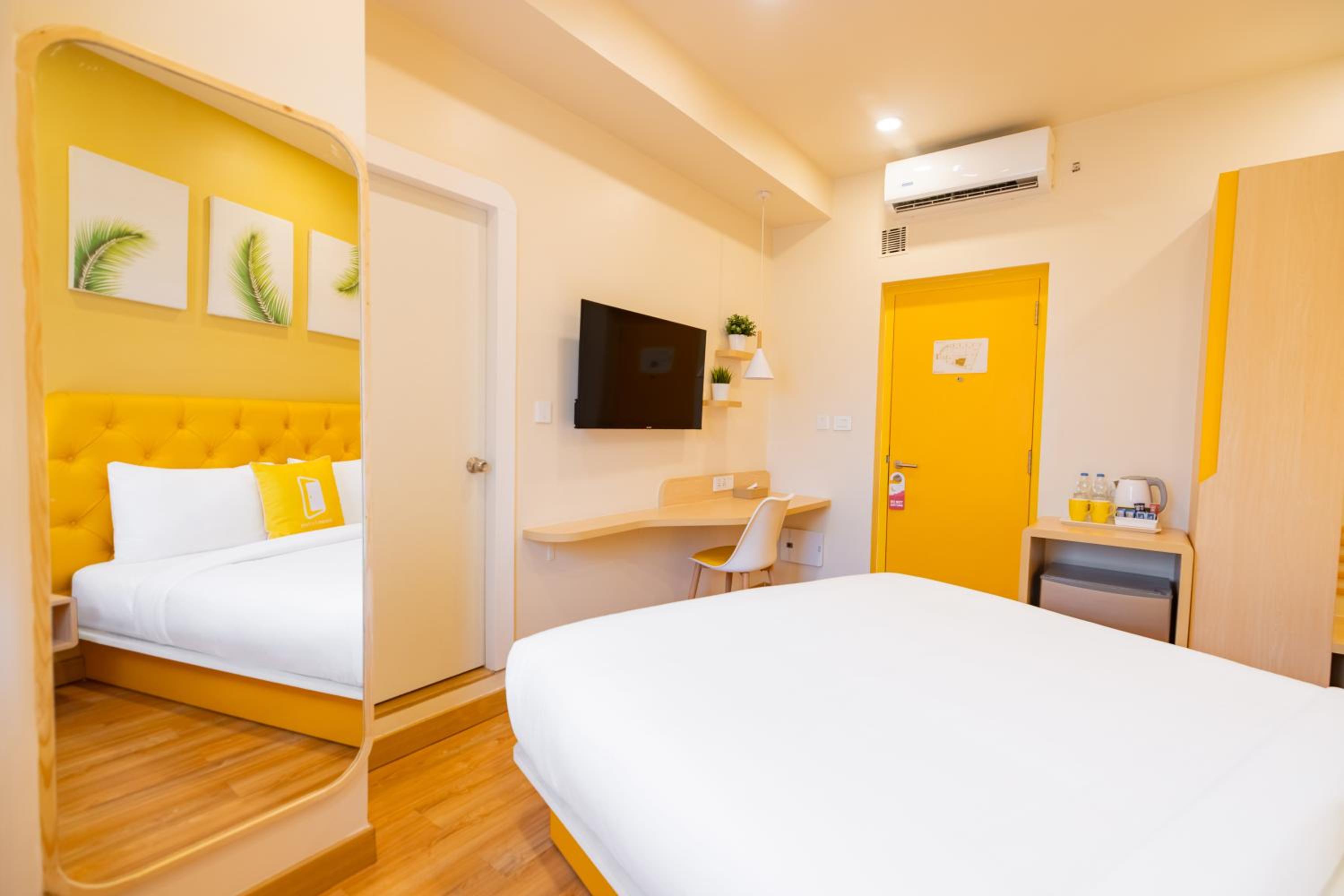 Deluxe King Room - Photo 5