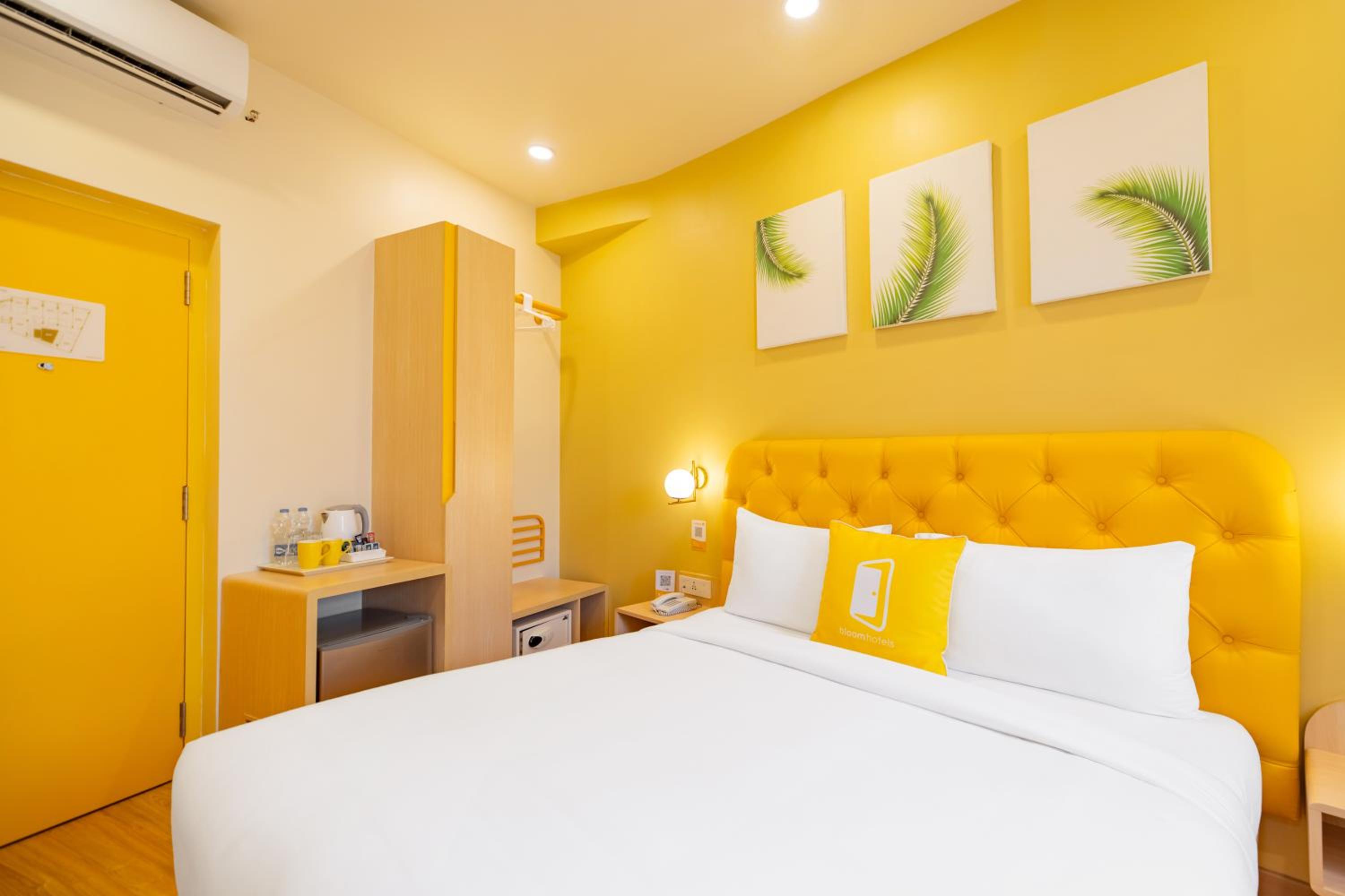 Deluxe King Room - Photo 4