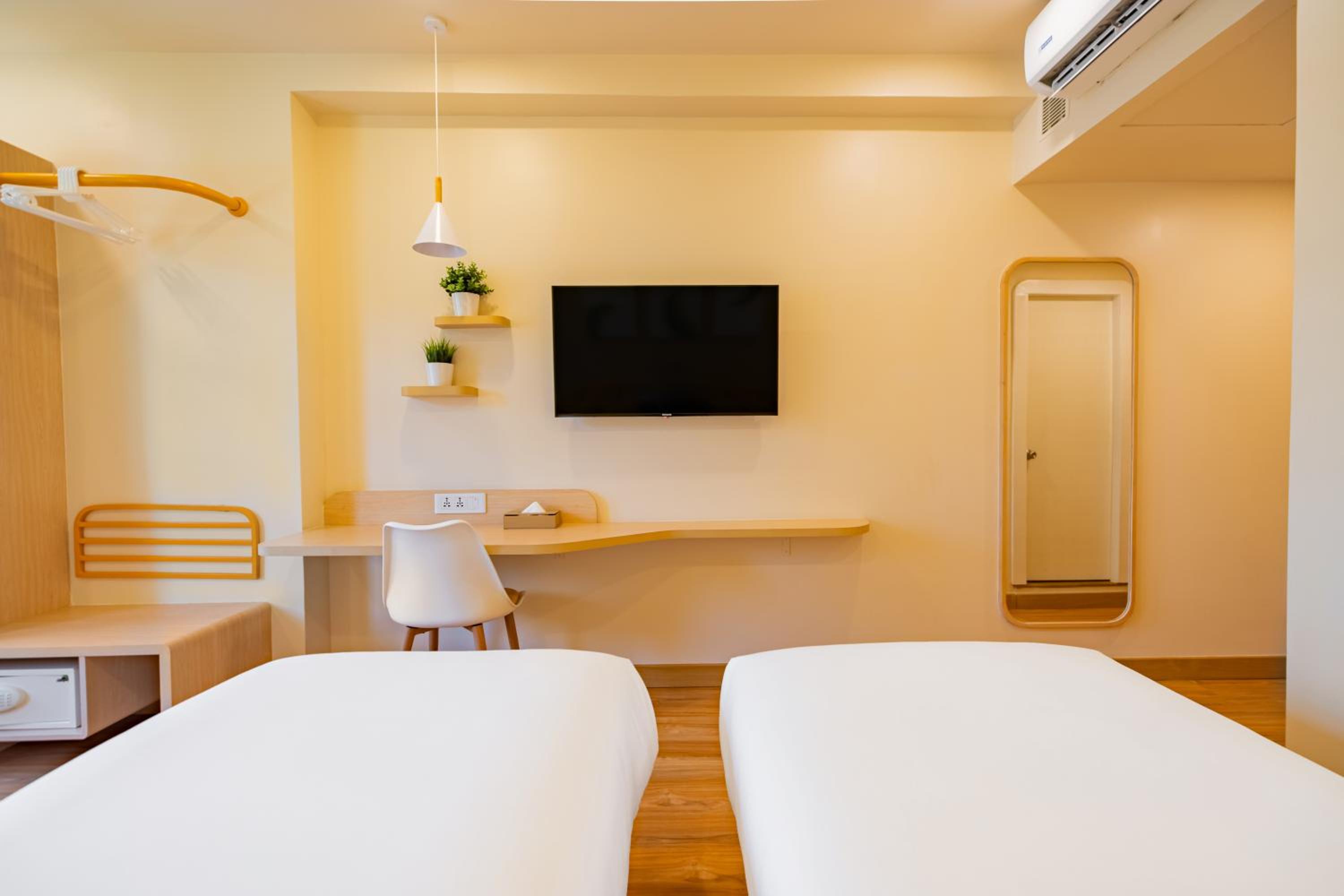 Executive Twin Room - Photo 5