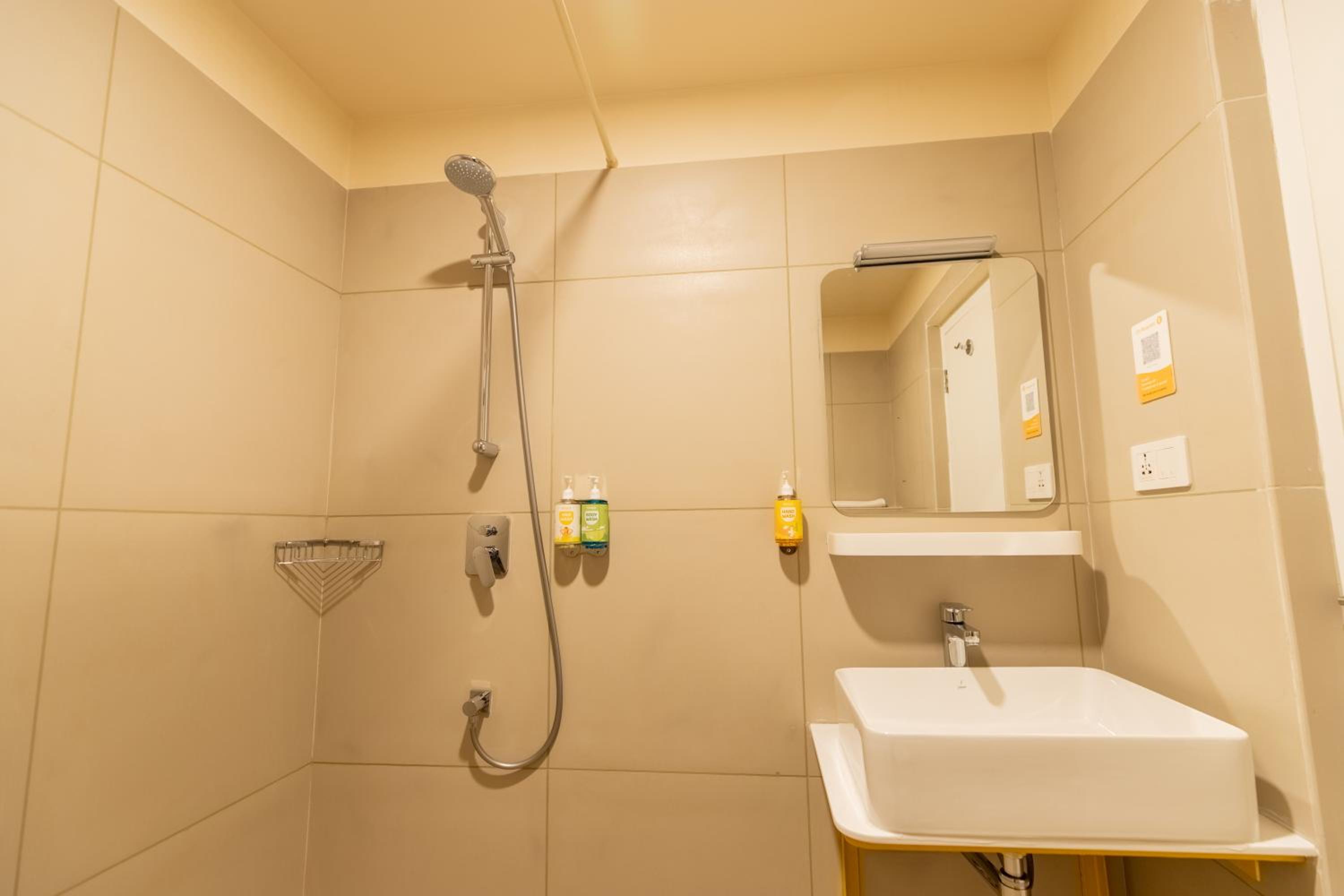 Executive Twin Room - Photo 2