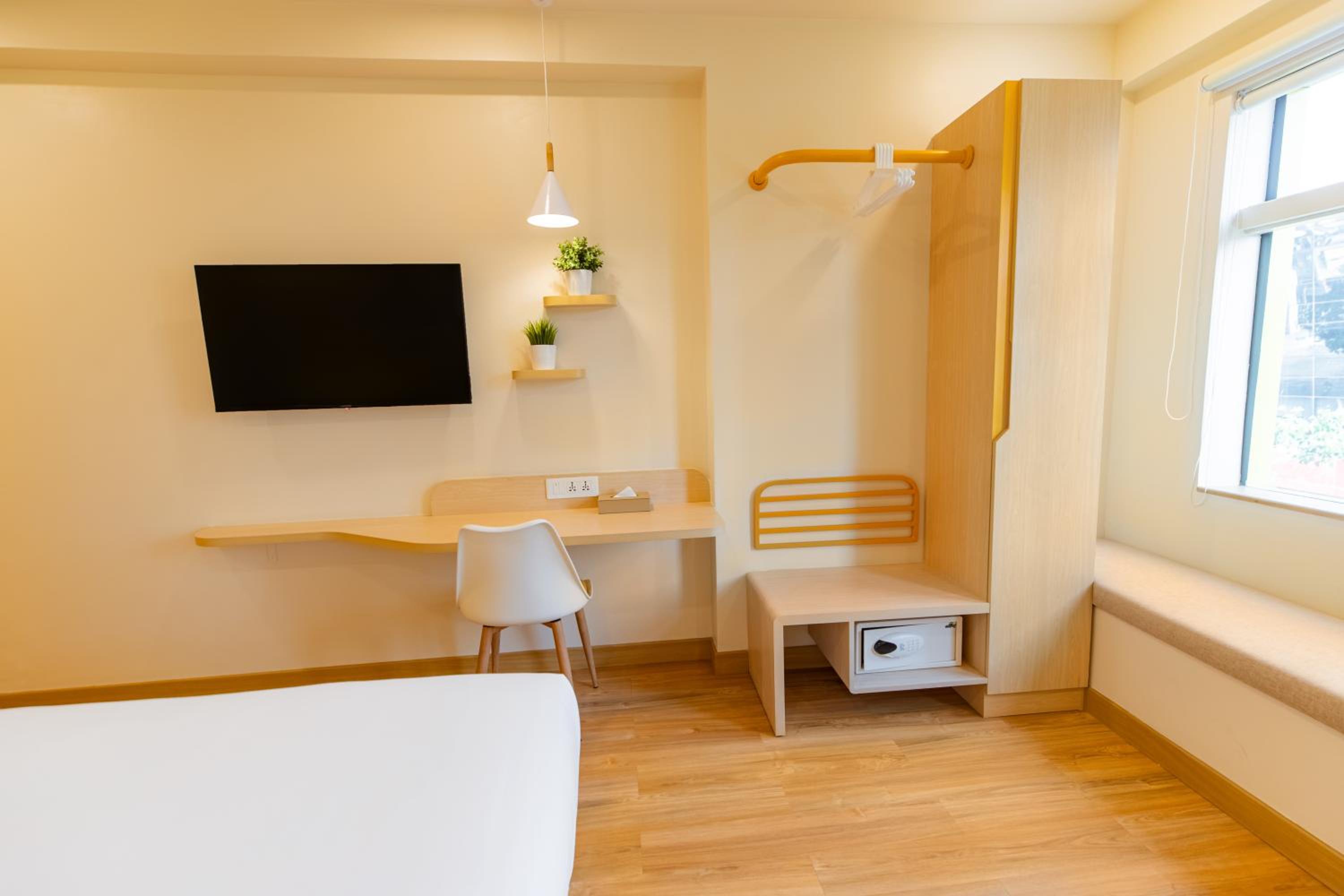 Executive King Room - Photo 5