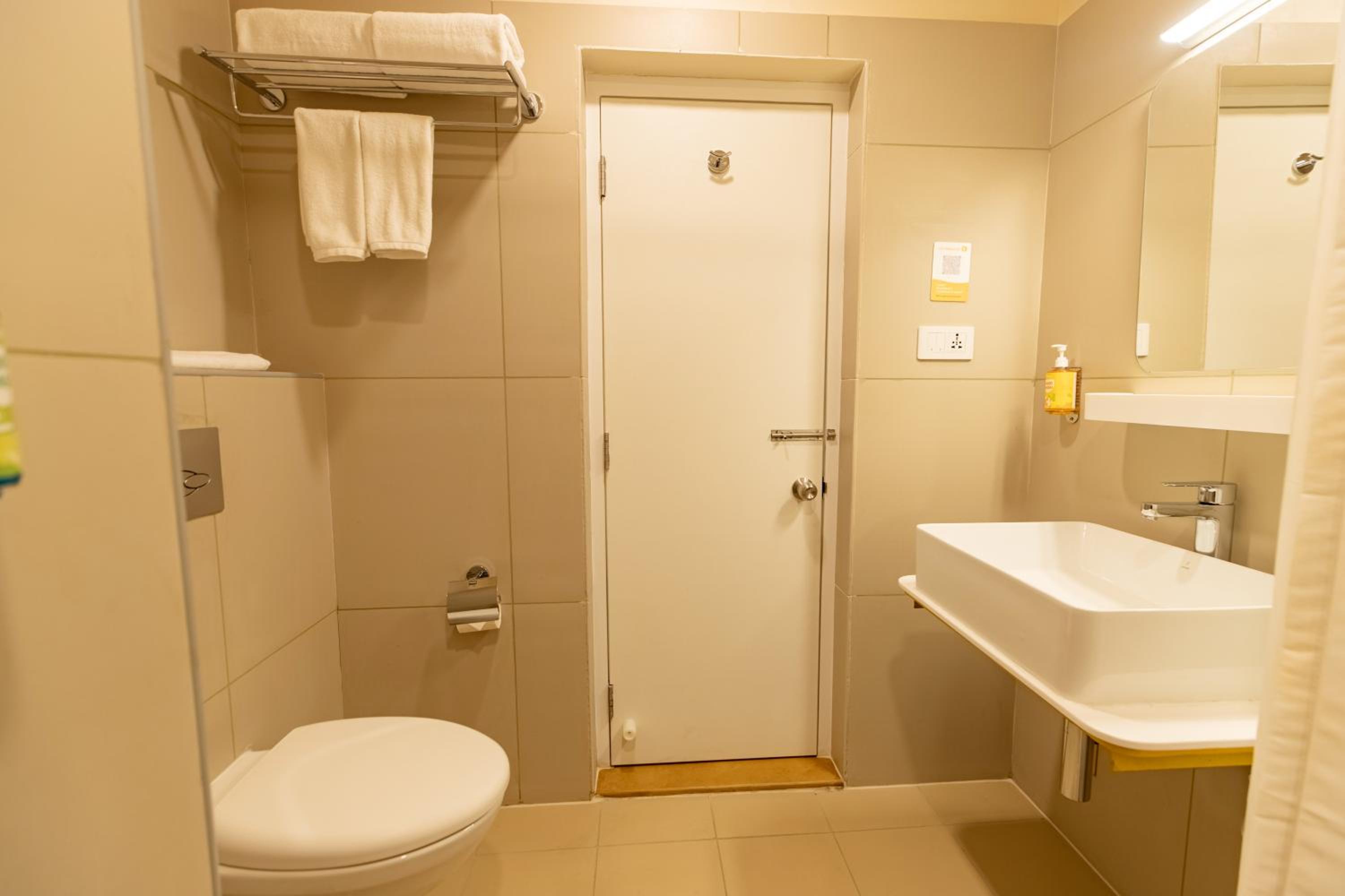 Executive King Room - Photo 6