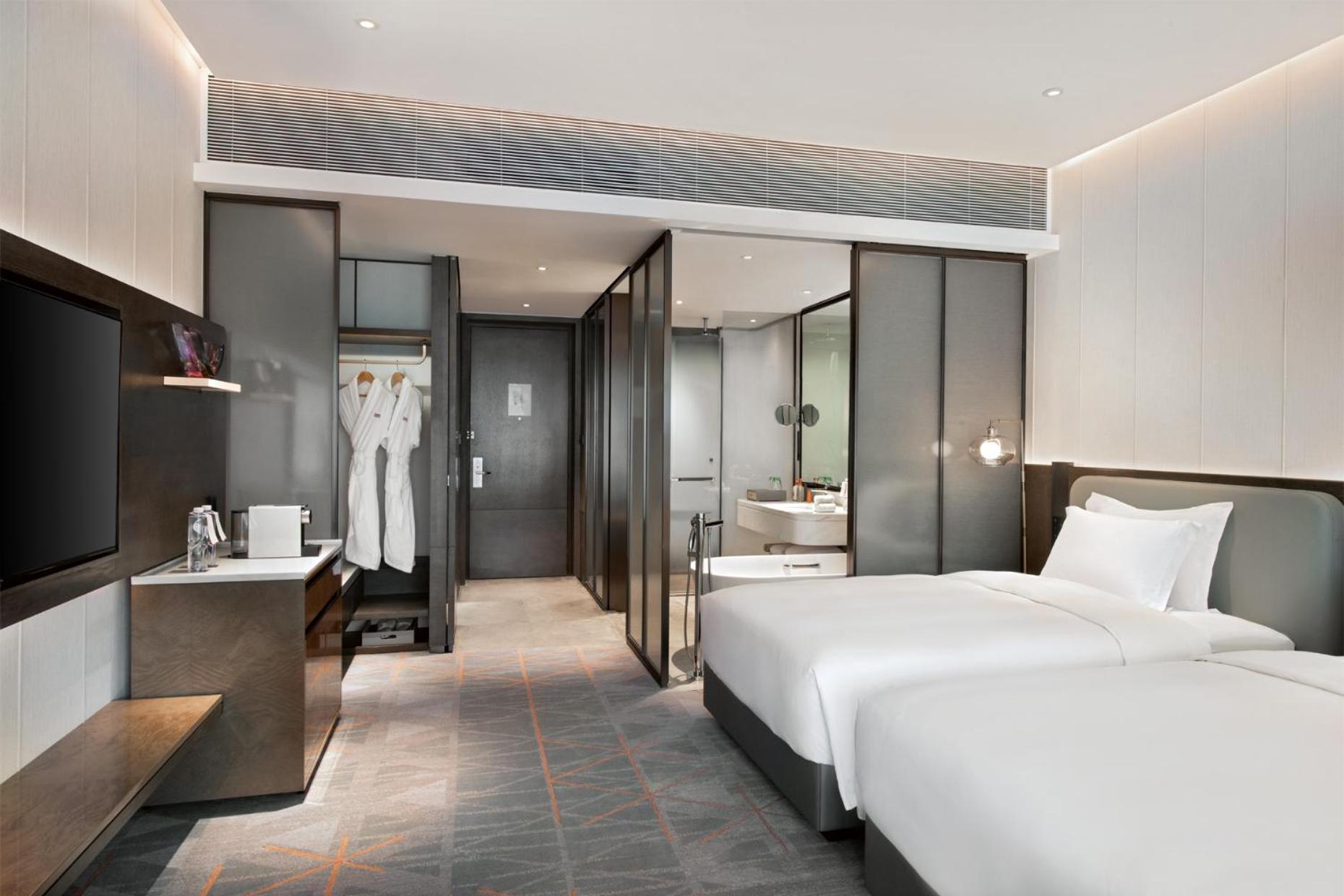 Premium Twin Room - Photo 1