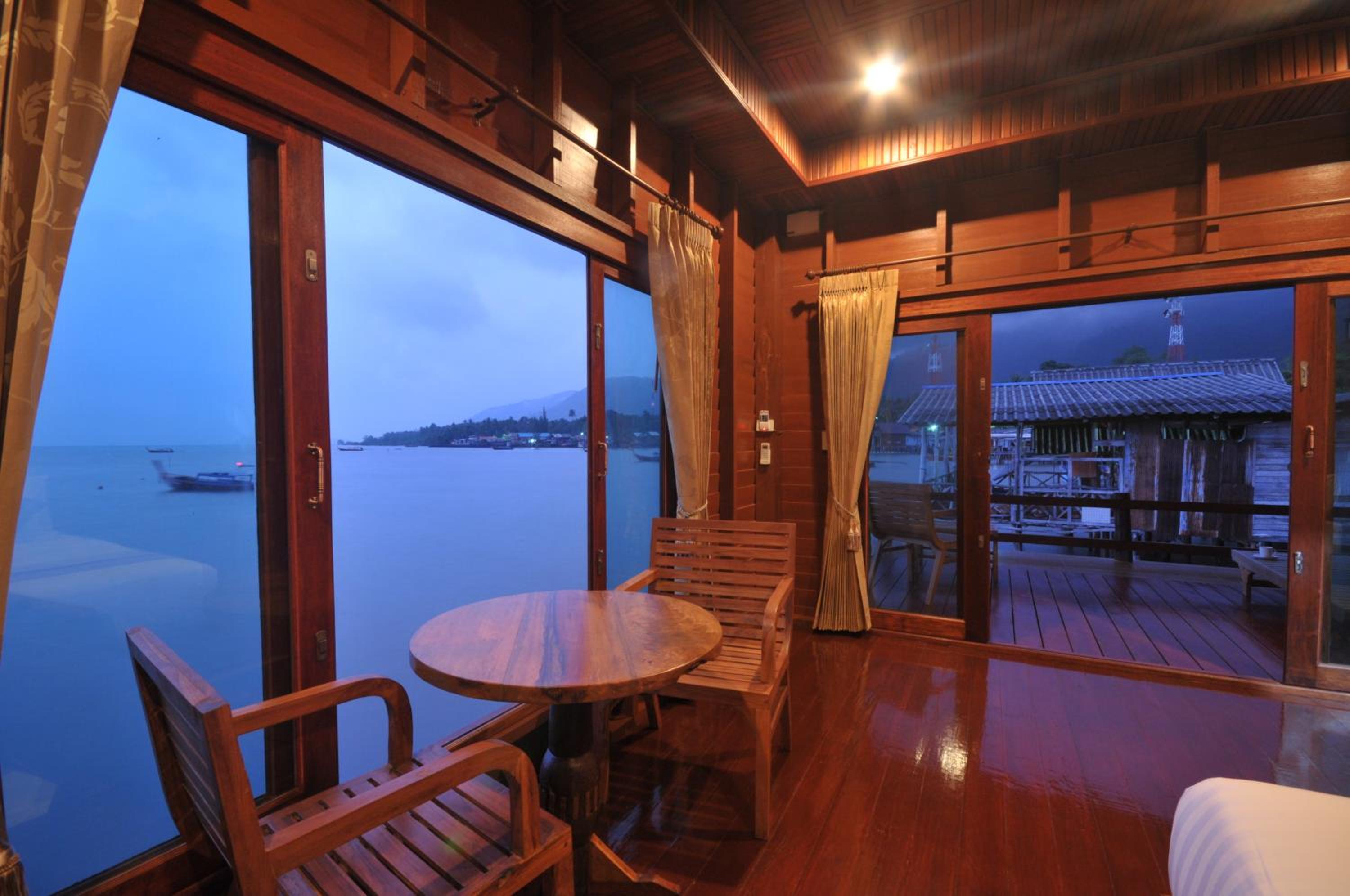 Deluxe Double Room with Balcony and Sea View photo 2