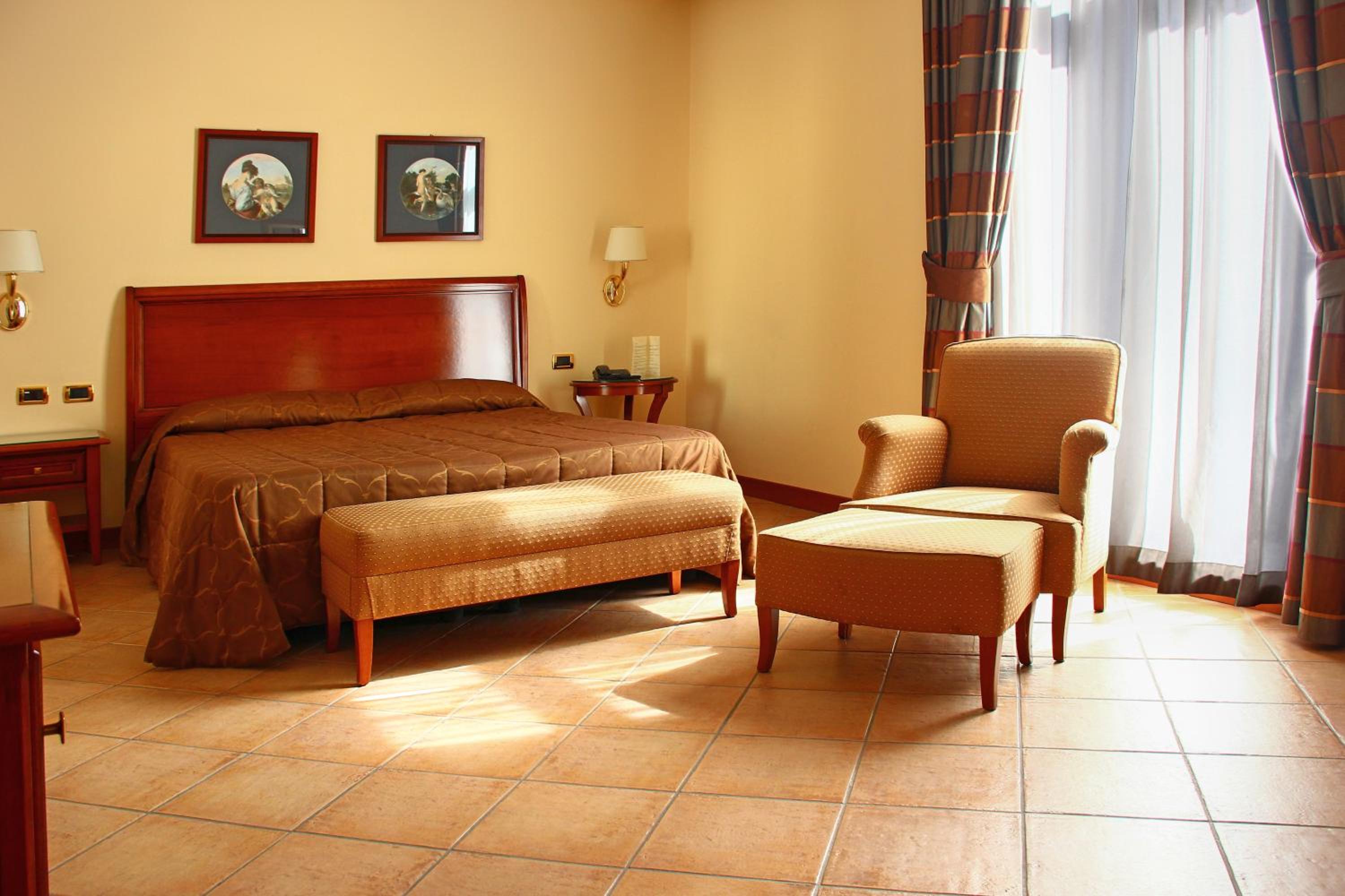 Deluxe Triple Room photo 3