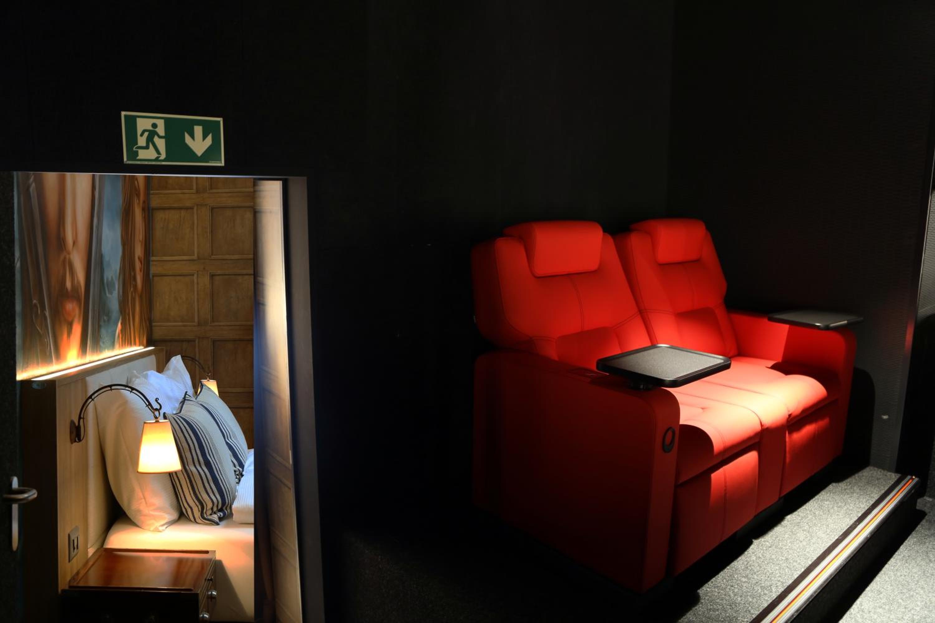 Double Room with Private Cinema Access photo 2