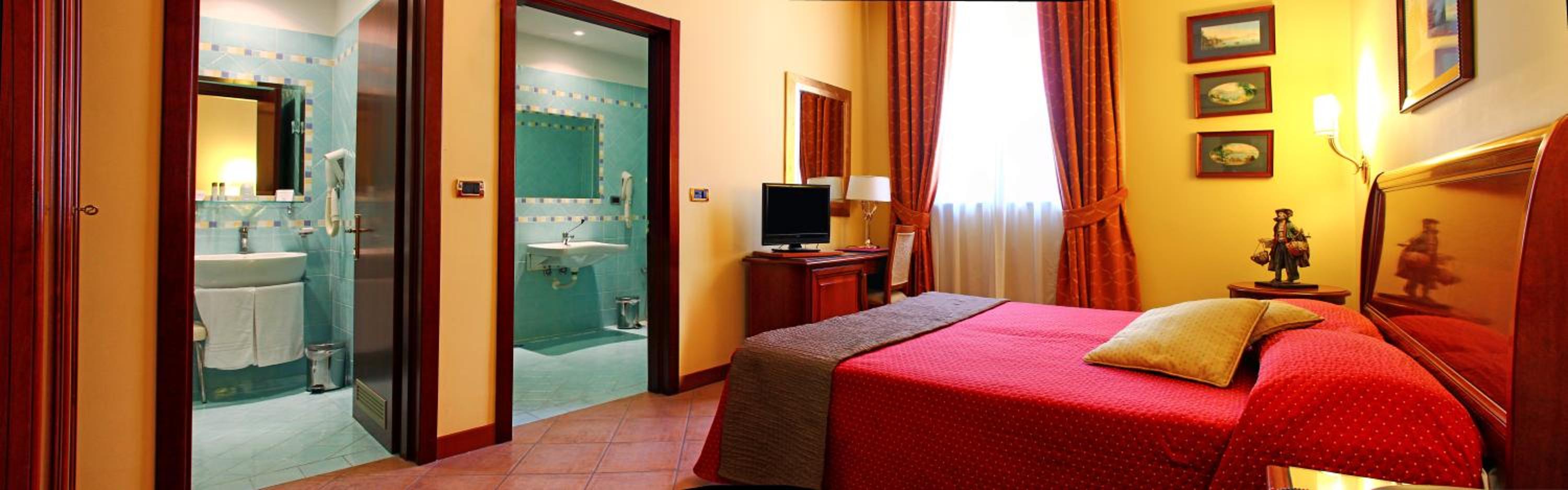 Double or Twin Room photo 3