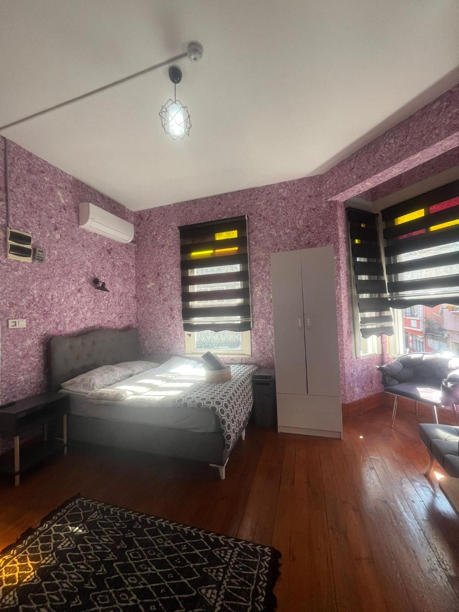 Deluxe Double Room (2 Adults + 1 Child) photo 3